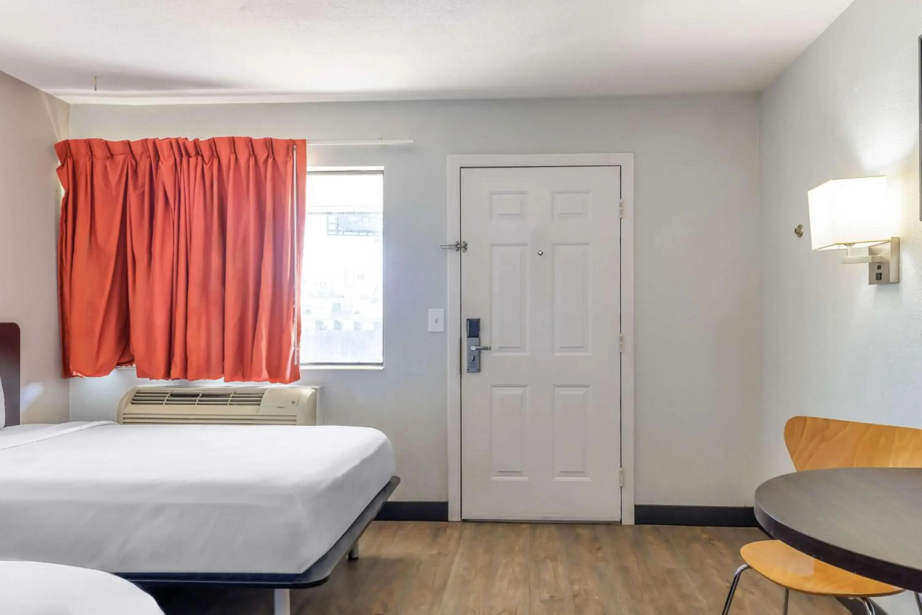 Bedroom, Bed in Motel 6 Elizabethtown Bedroom, Bed in Motel 6 Elizabethtown