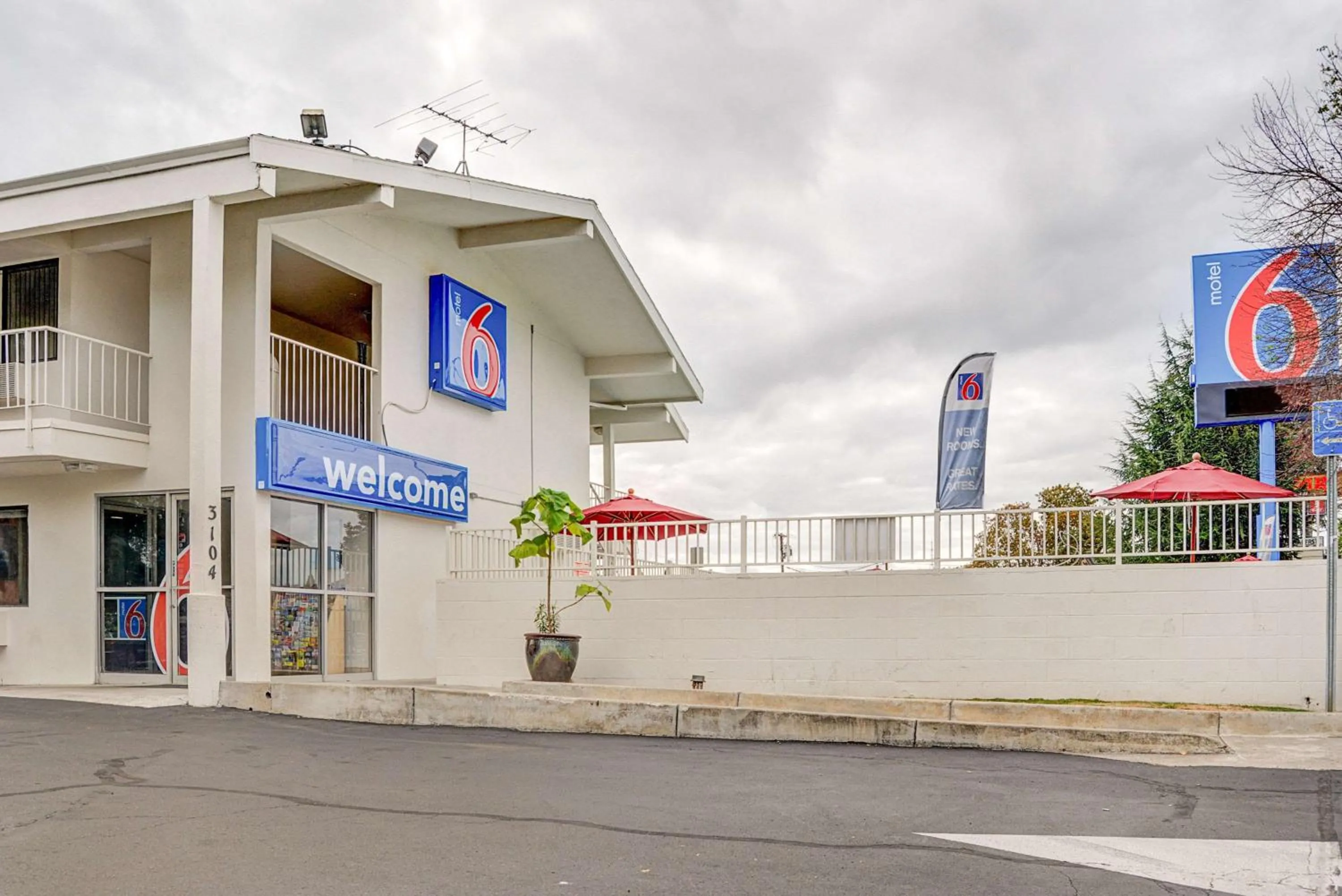 Property building in Motel 6-Portland, OR - Central