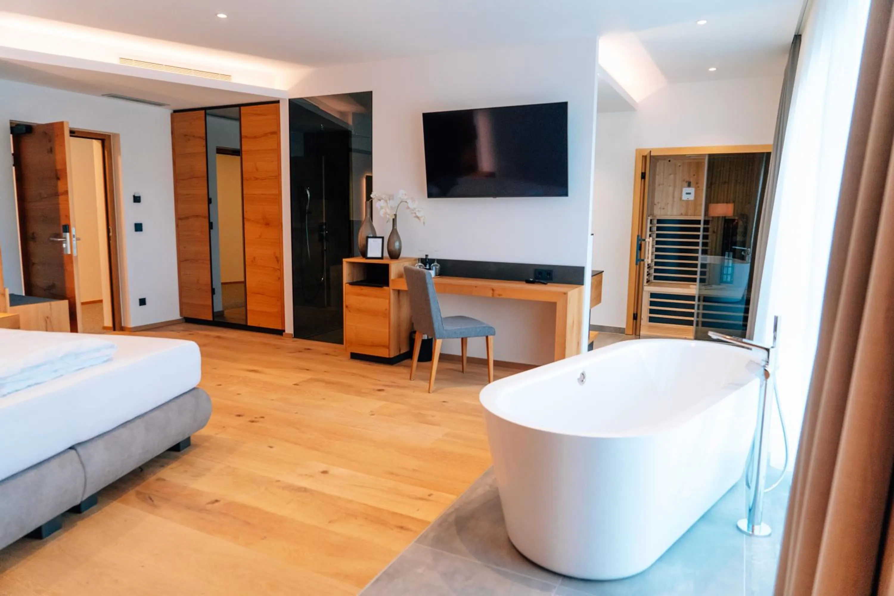 Photo of the whole room, Bed in Patrix Hotel, Restaurant, Bar