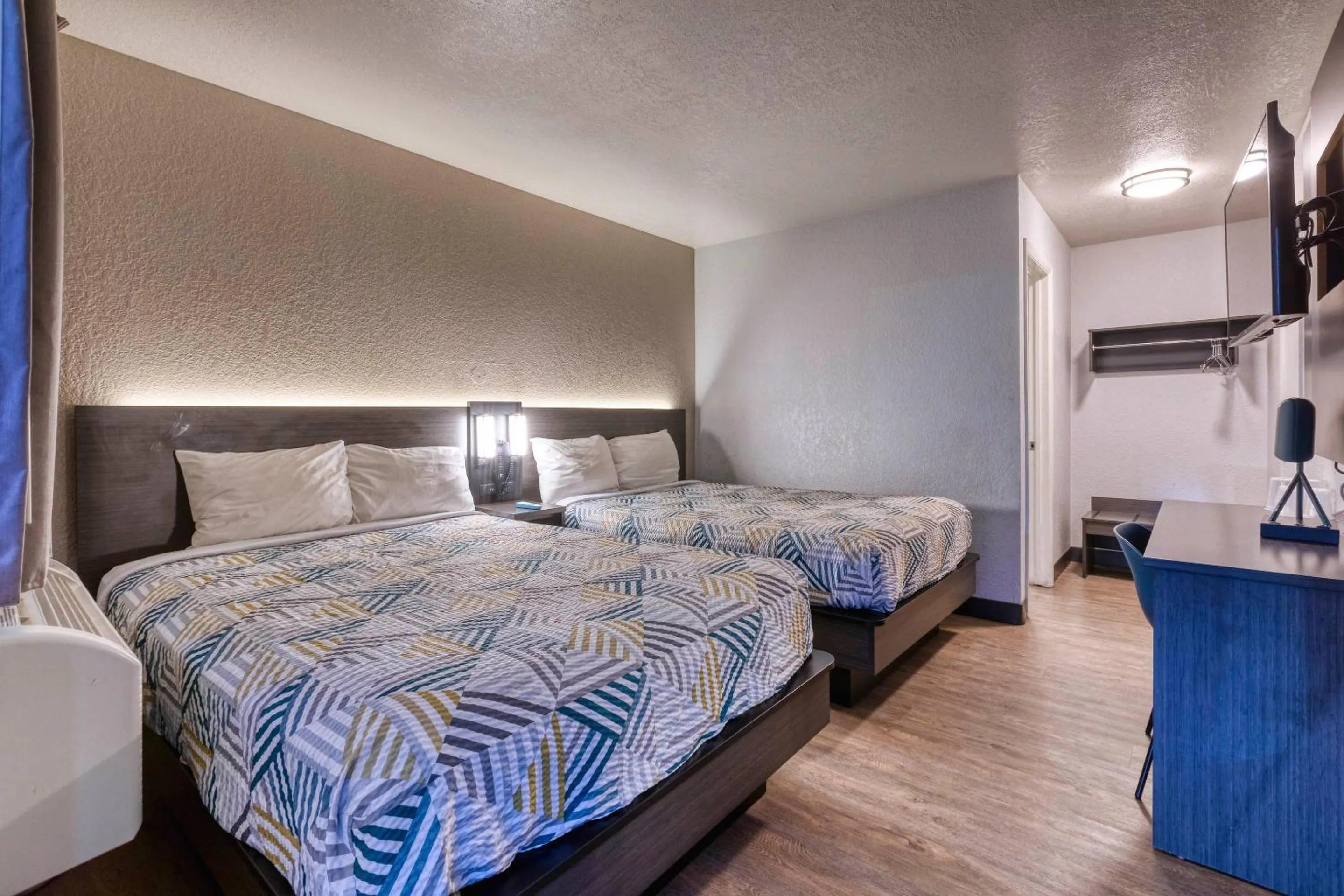 Bed in Motel 6-Nogales, AZ - Mariposa Road