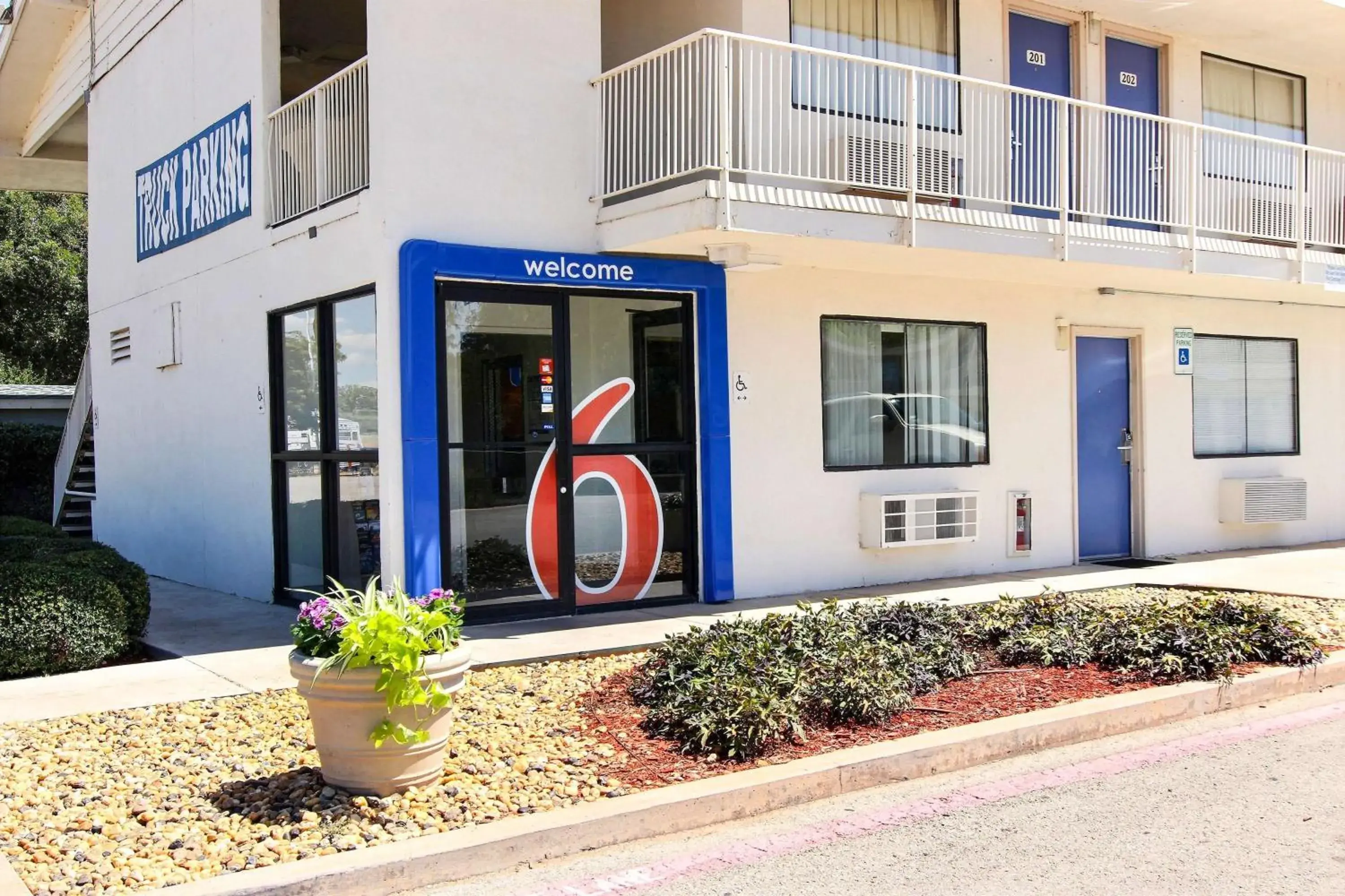 Property building in Motel 6-Abilene, TX Property building in Motel 6-Abilene, TX