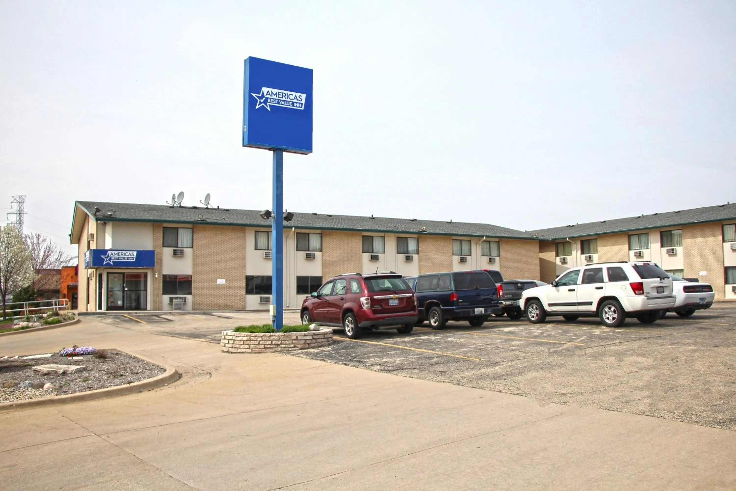 Property building in Americas Best Value Inn East Peoria