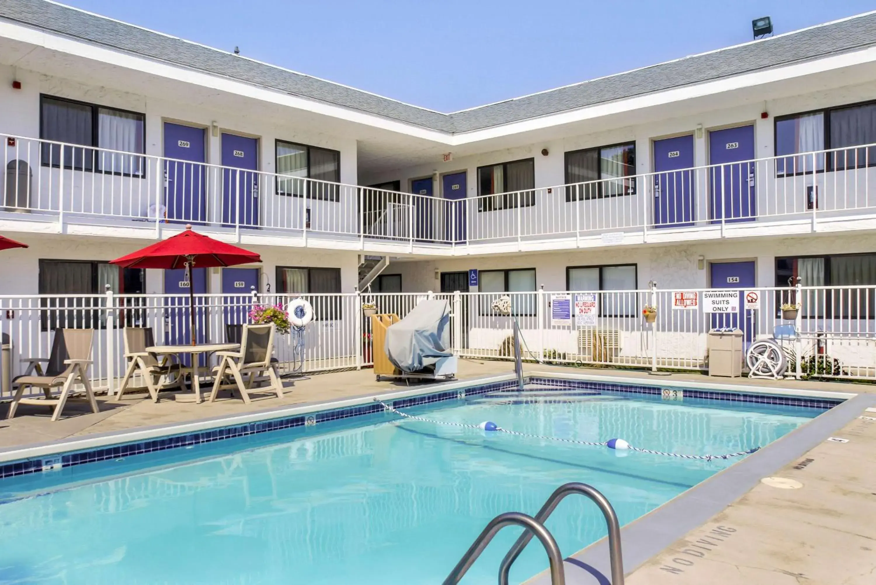 Pool view, Property Building in Motel 6-Medford, OR