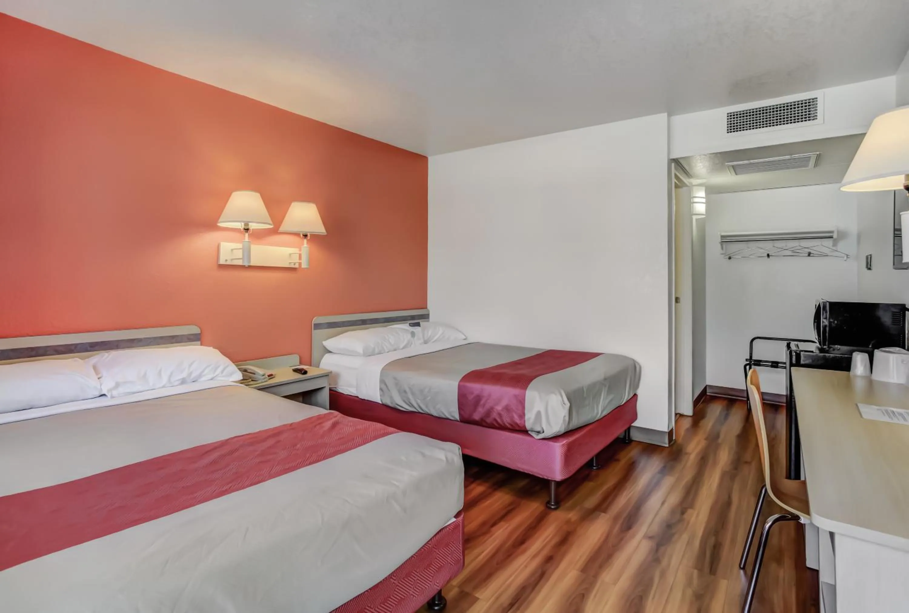 Bedroom, Bed in Motel 6-Medford, OR