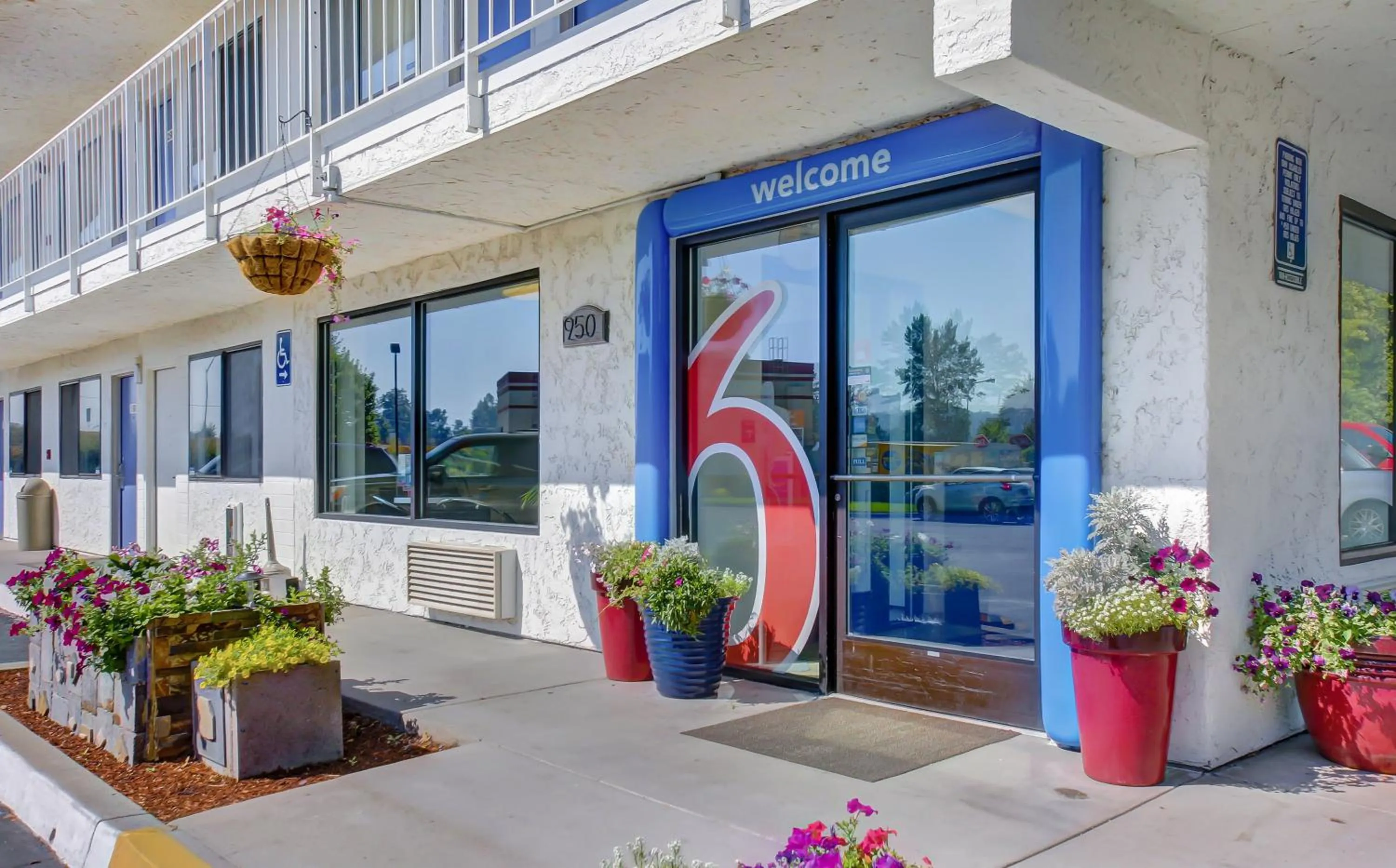 Facade/entrance in Motel 6-Medford, OR