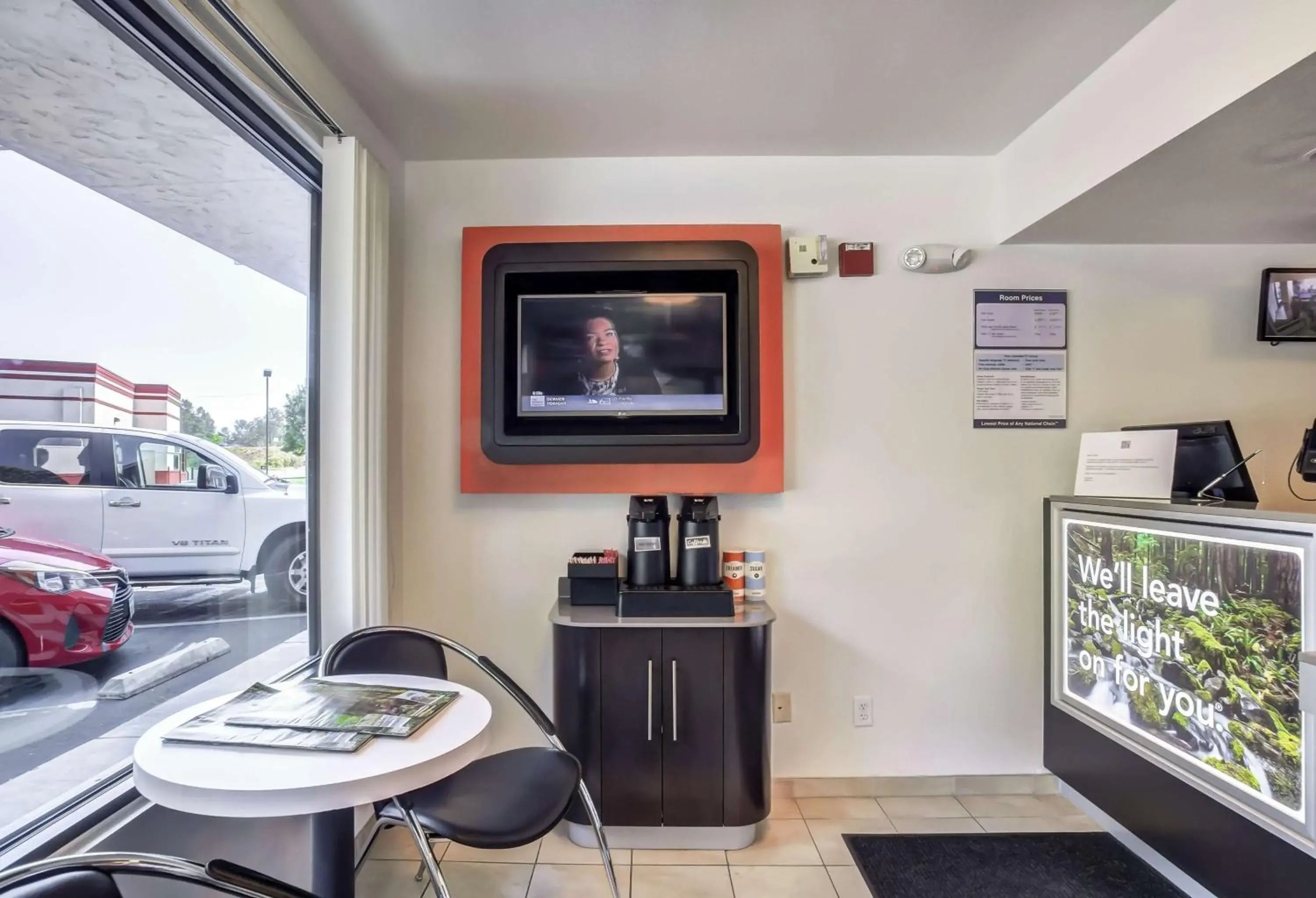 Restaurant/places to eat, Coffee/Tea Facilities in Motel 6-Medford, OR