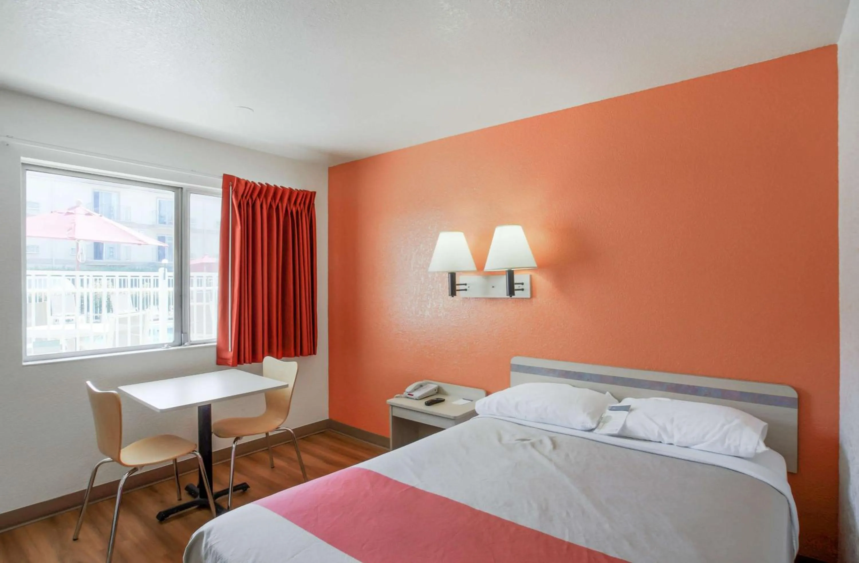 Photo of the whole room, Bed in Motel 6-Medford, OR