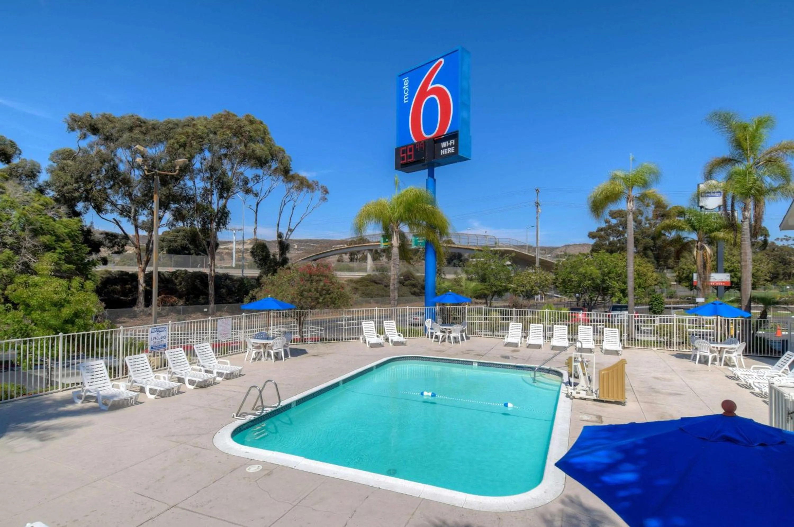 Day in Motel 6-San Ysidro, CA - San Diego - Border