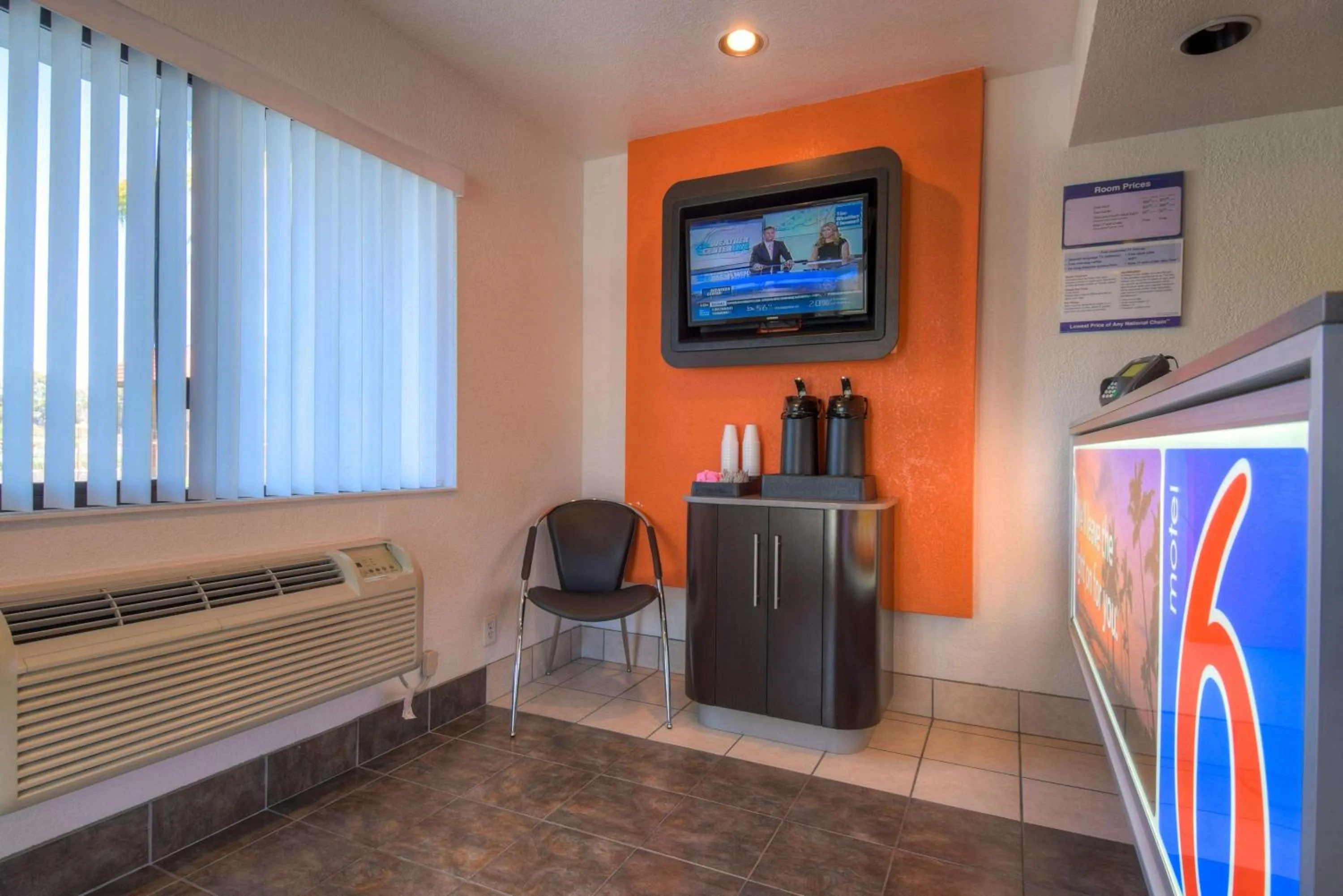 Communal lounge/ TV room in Motel 6-San Ysidro, CA - San Diego - Border