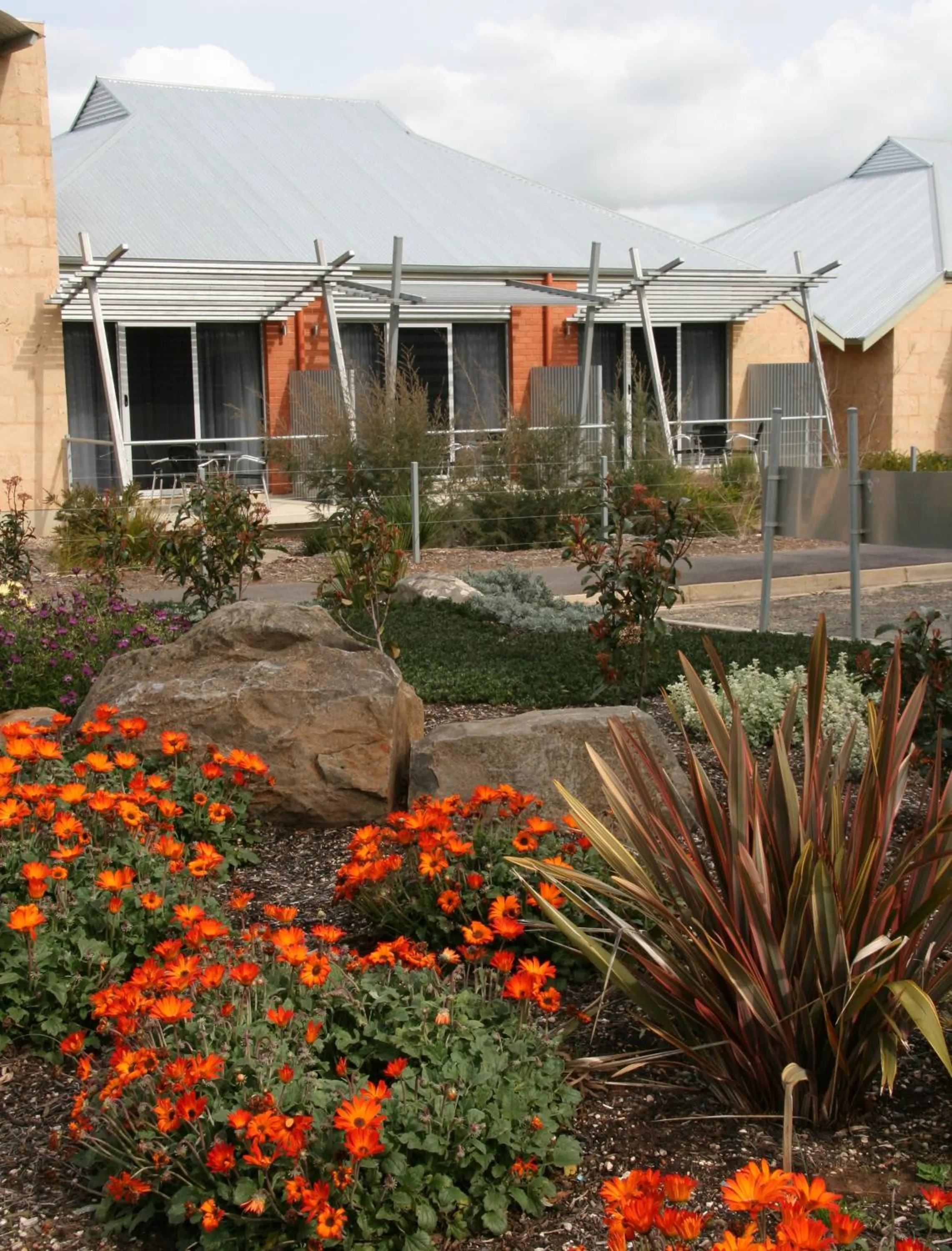 Facade/entrance in Strath Motel