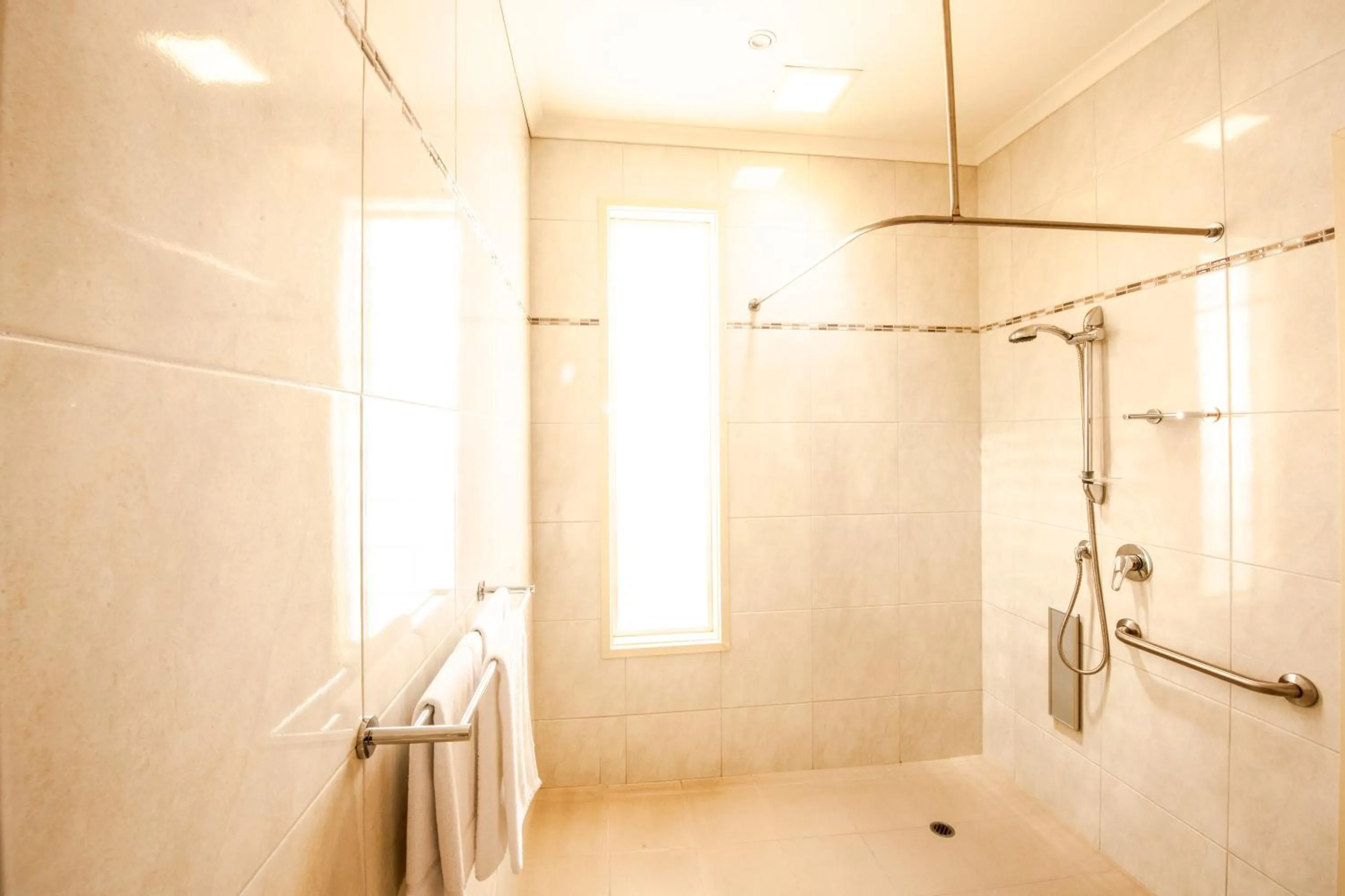 Bathroom in Strath Motel