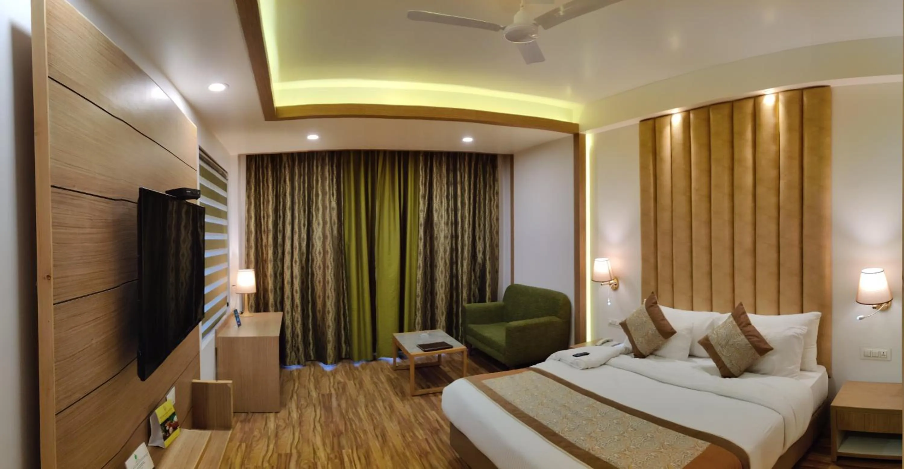 Bedroom, Bed in The Orchard Greens Resort - A Centrally Heated Property