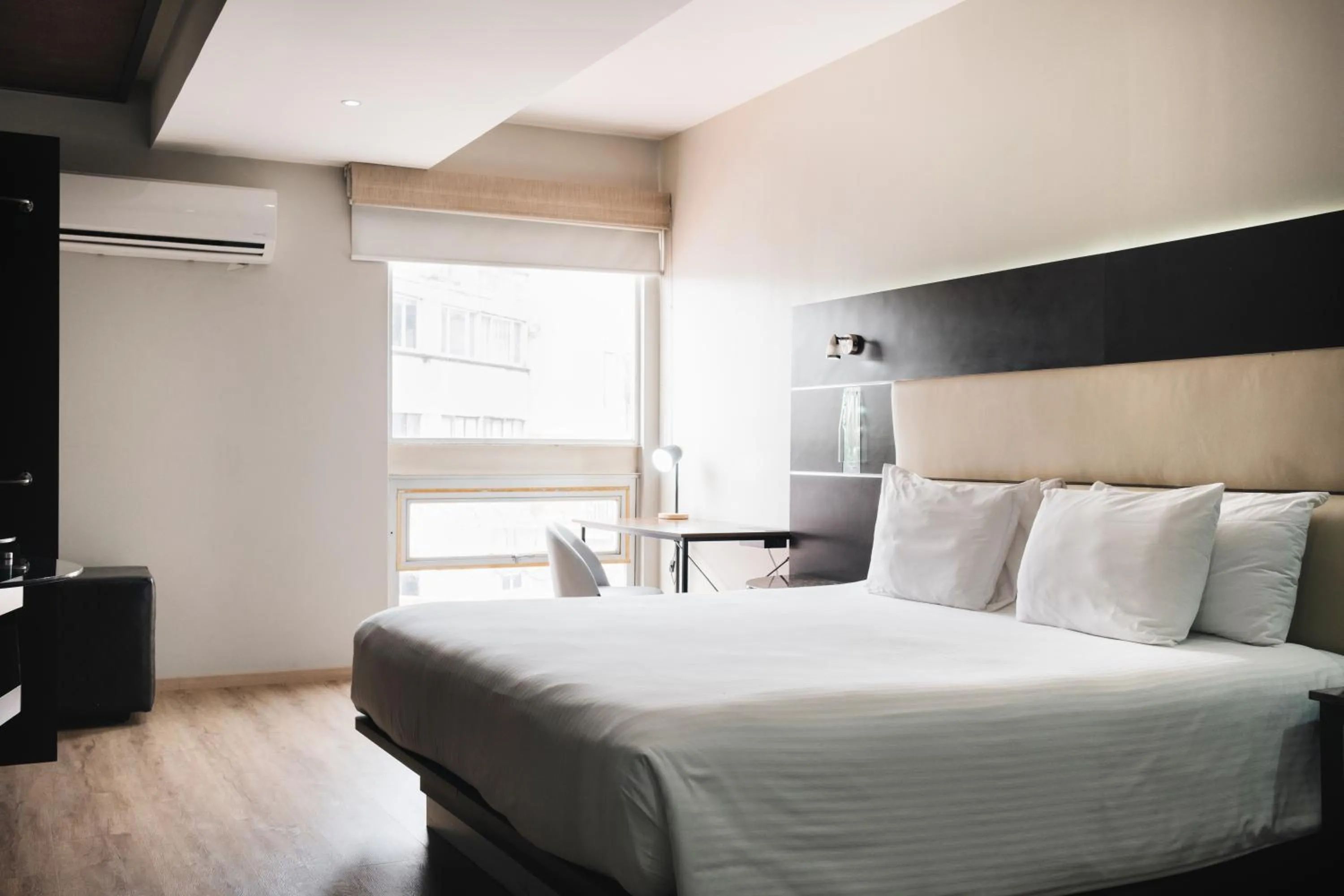 Bedroom, Bed in Exe Cities Reforma