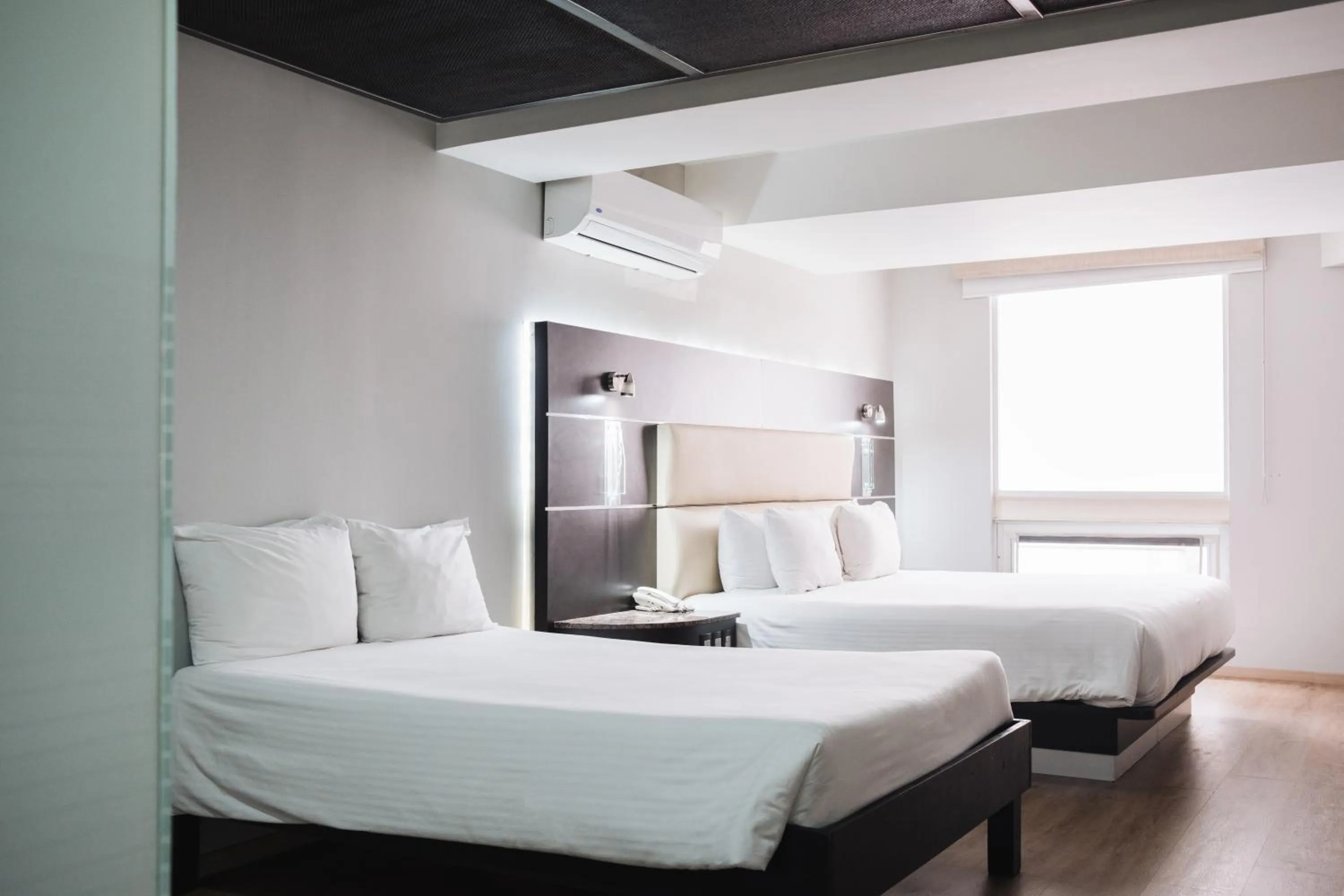 Bedroom, Bed in Exe Cities Reforma