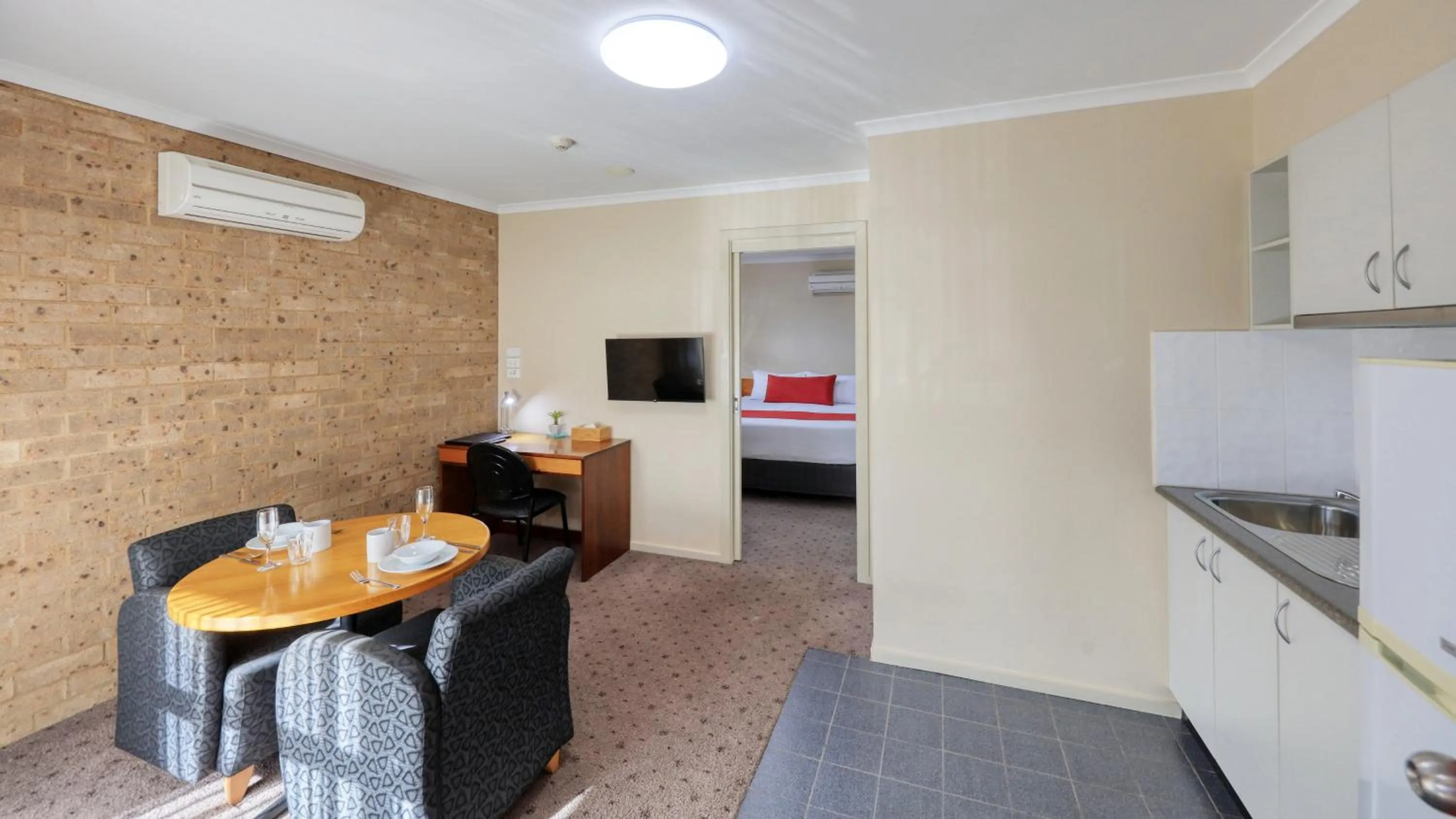 Seating area in Ashton Motel