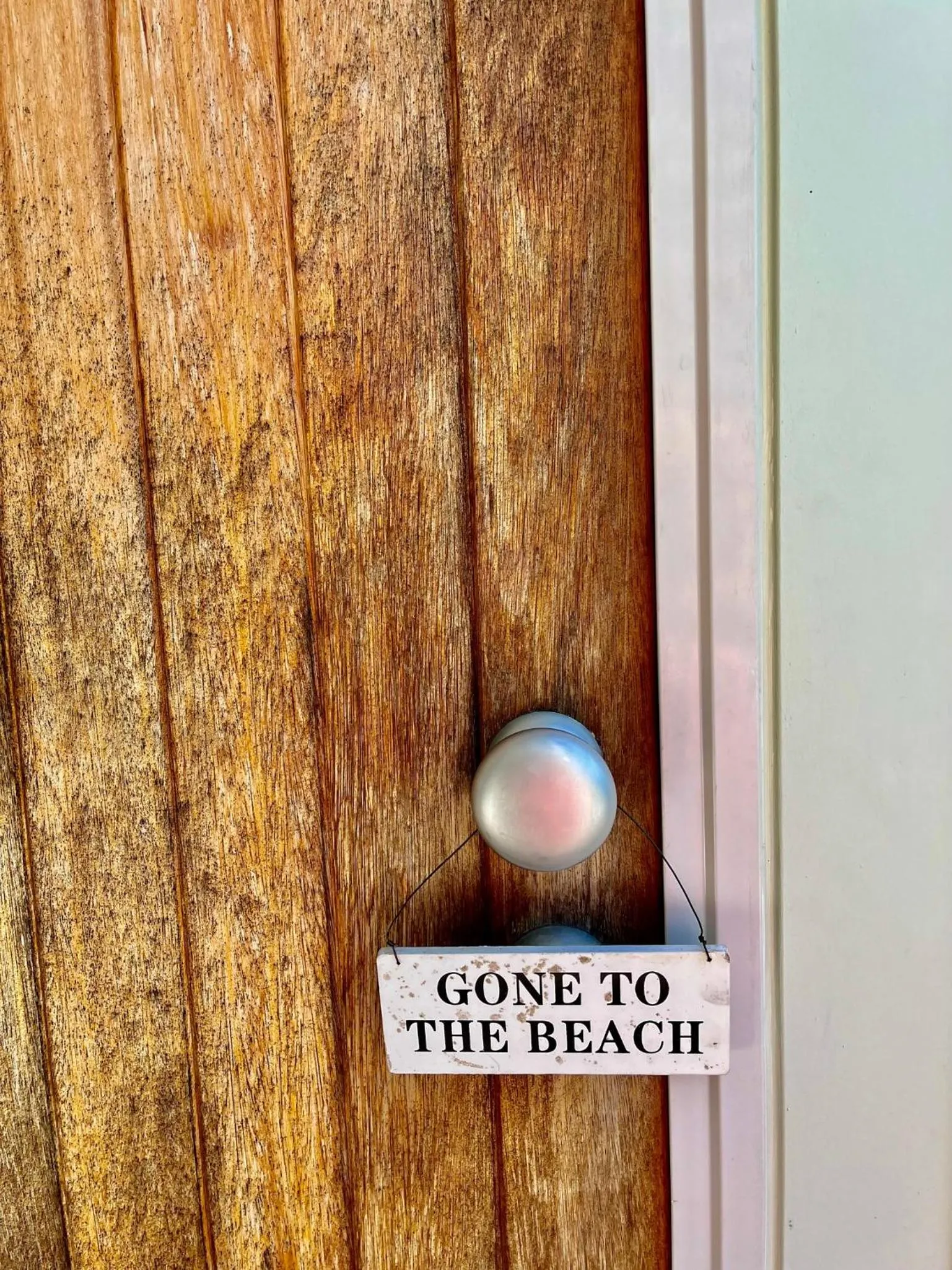 Text overlay in Watermark Apartments