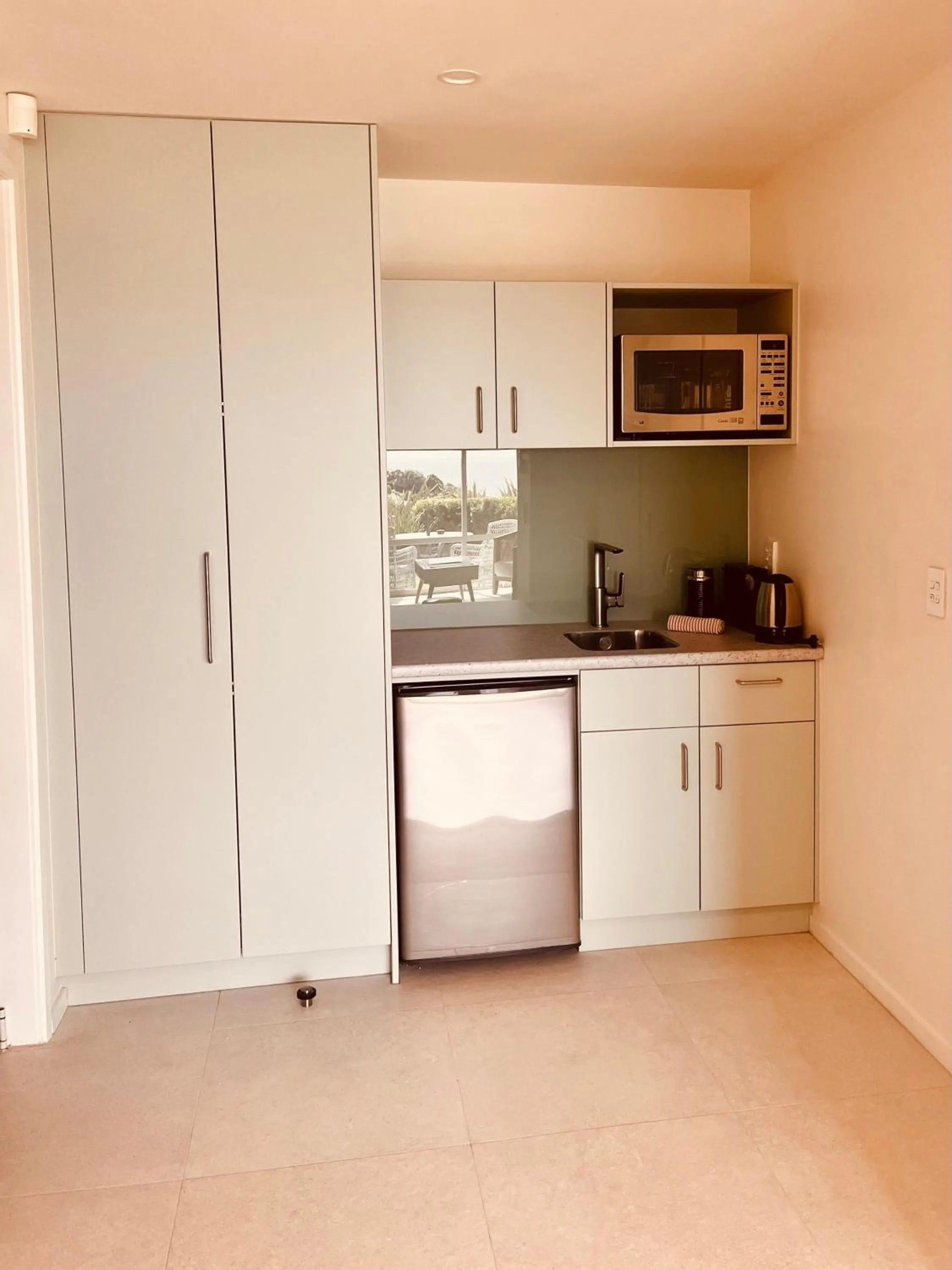 Coffee/tea facilities in Watermark Apartments