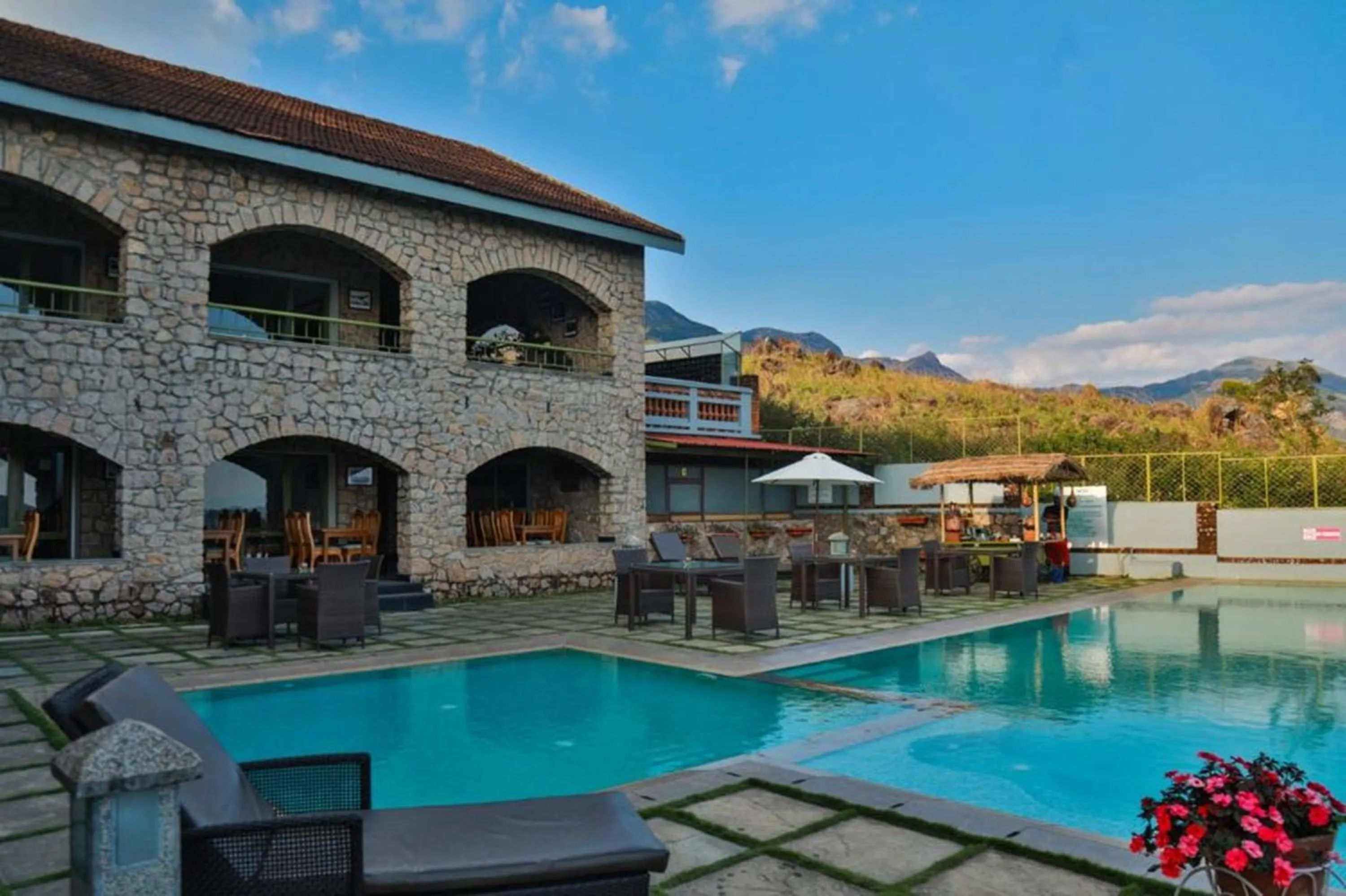 Swimming pool in Mountain Club Resort Munnar