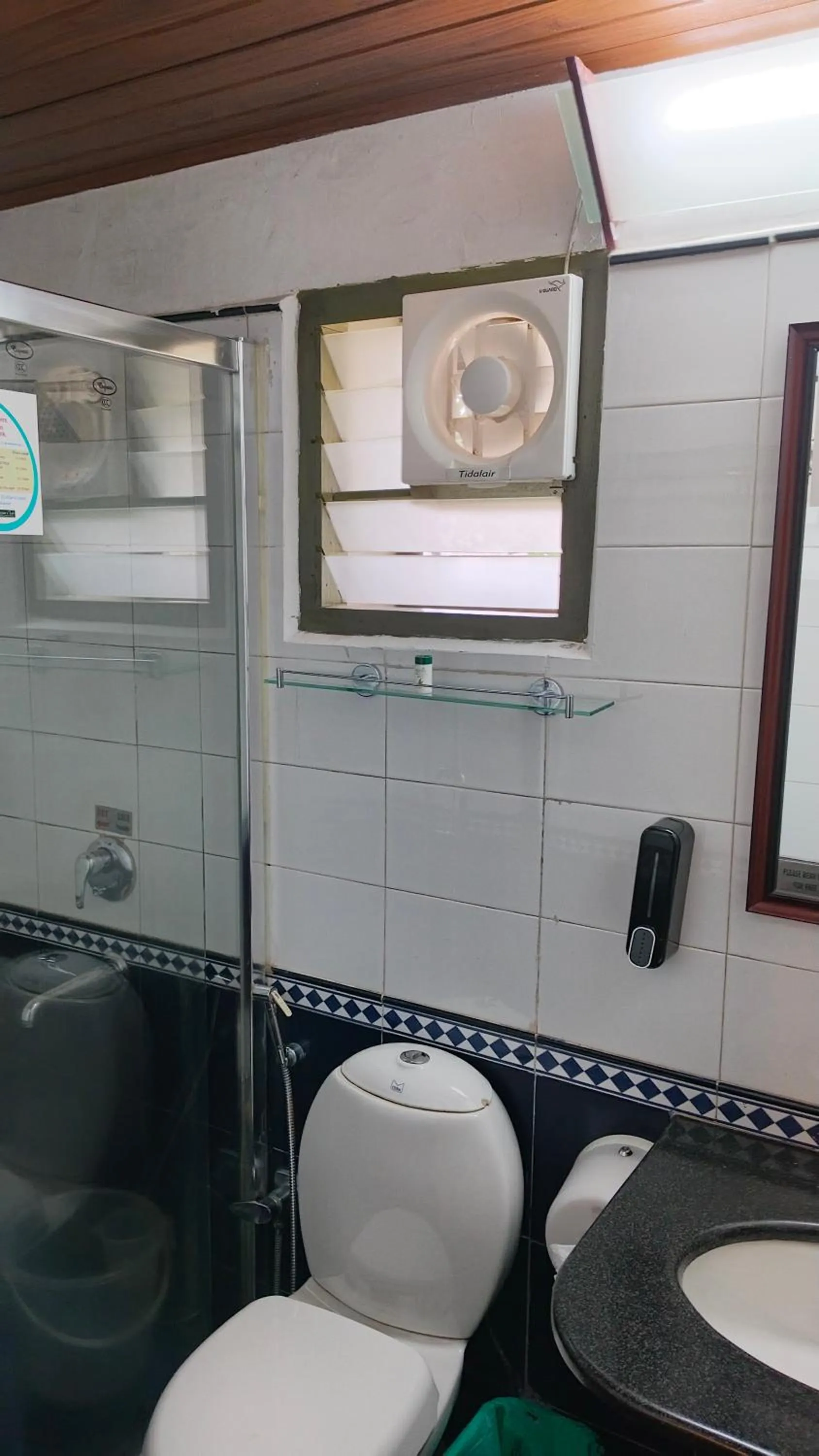 Toilet in Mountain Club Resort Munnar