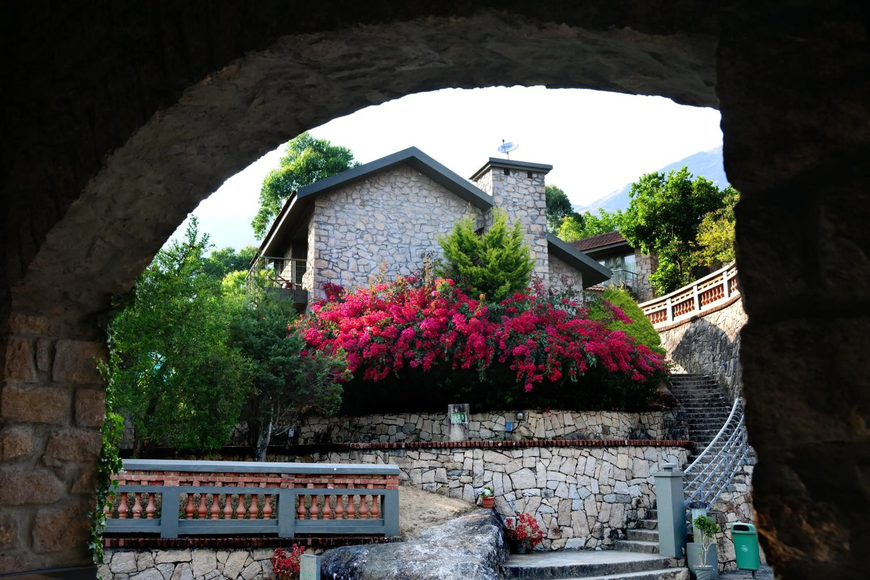 Facade/entrance in Mountain Club Resort Munnar