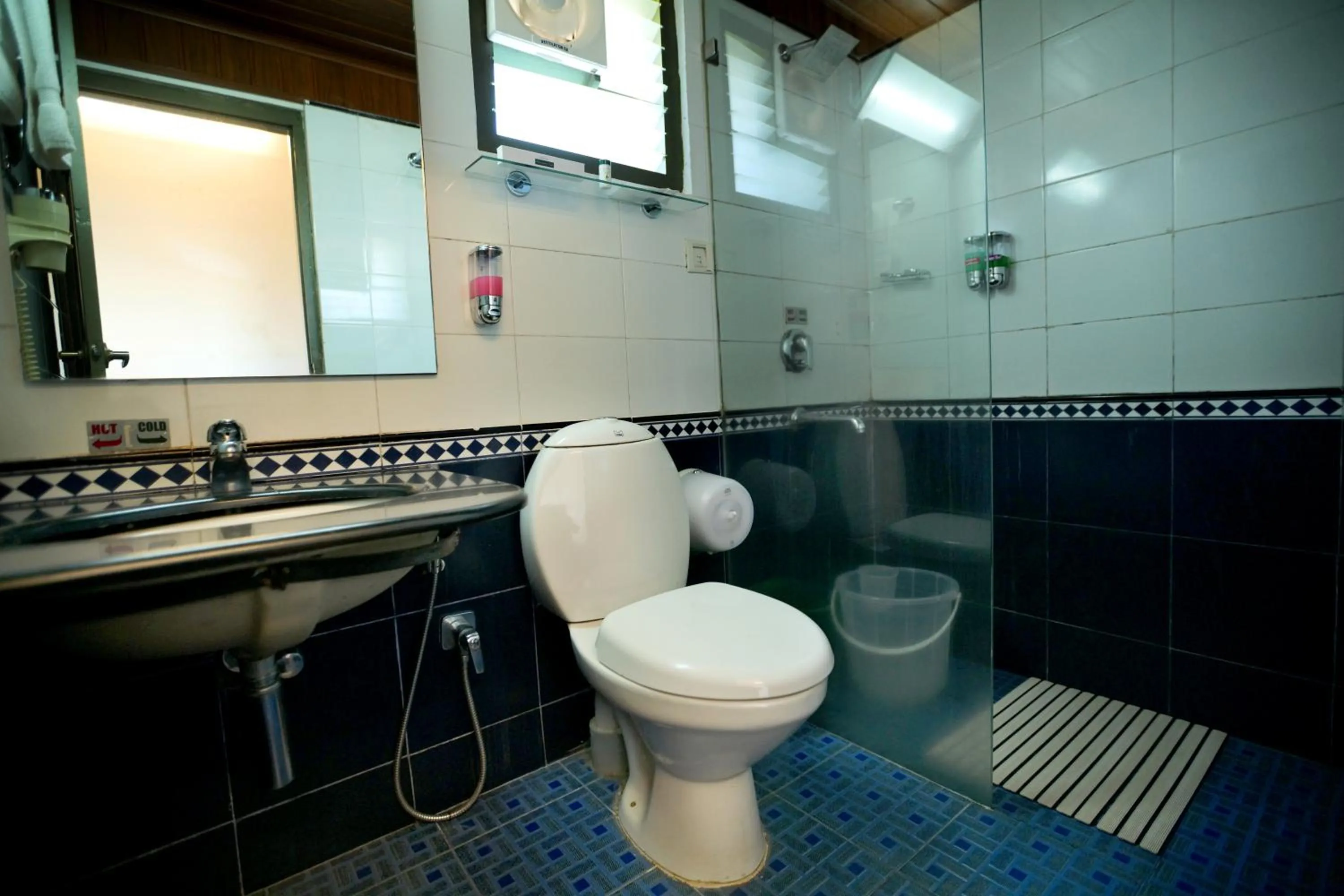 Bathroom in Mountain Club Resort Munnar