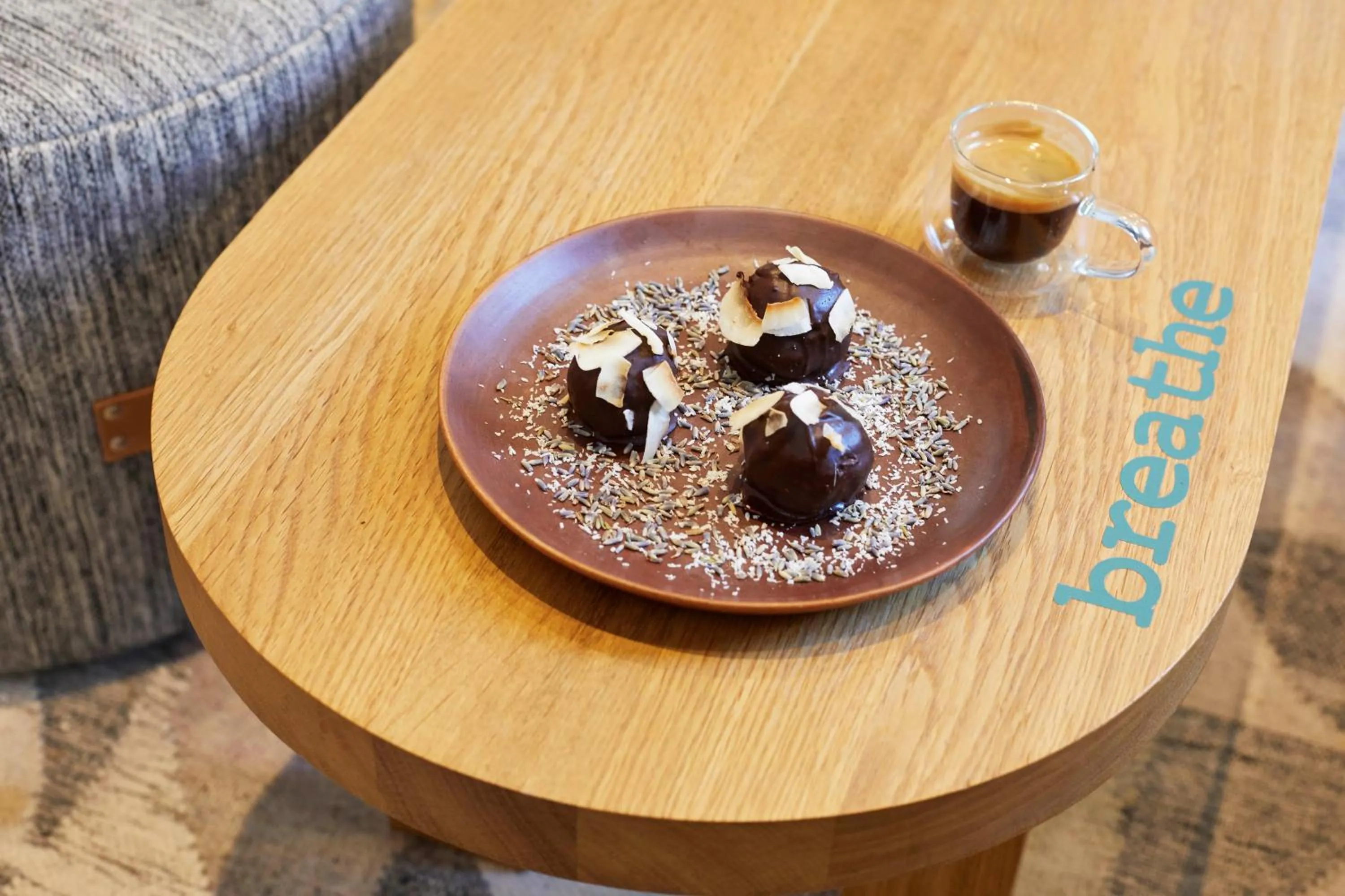 Food and drinks in Inhabit Southwick Street, a Member of Design Hotels