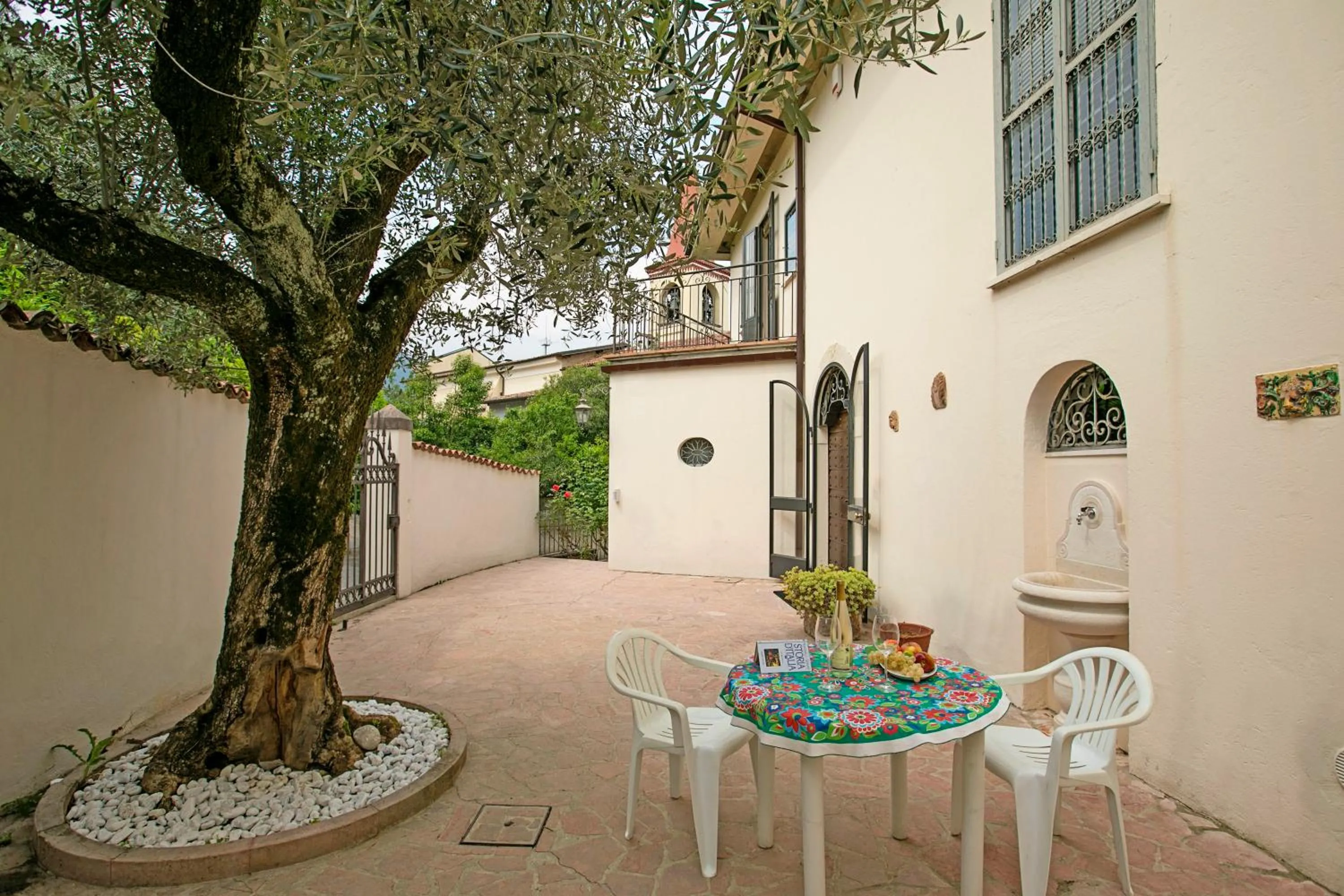 Facade/entrance in Villa Alberti Appartamento Bruna - Happy Rentals