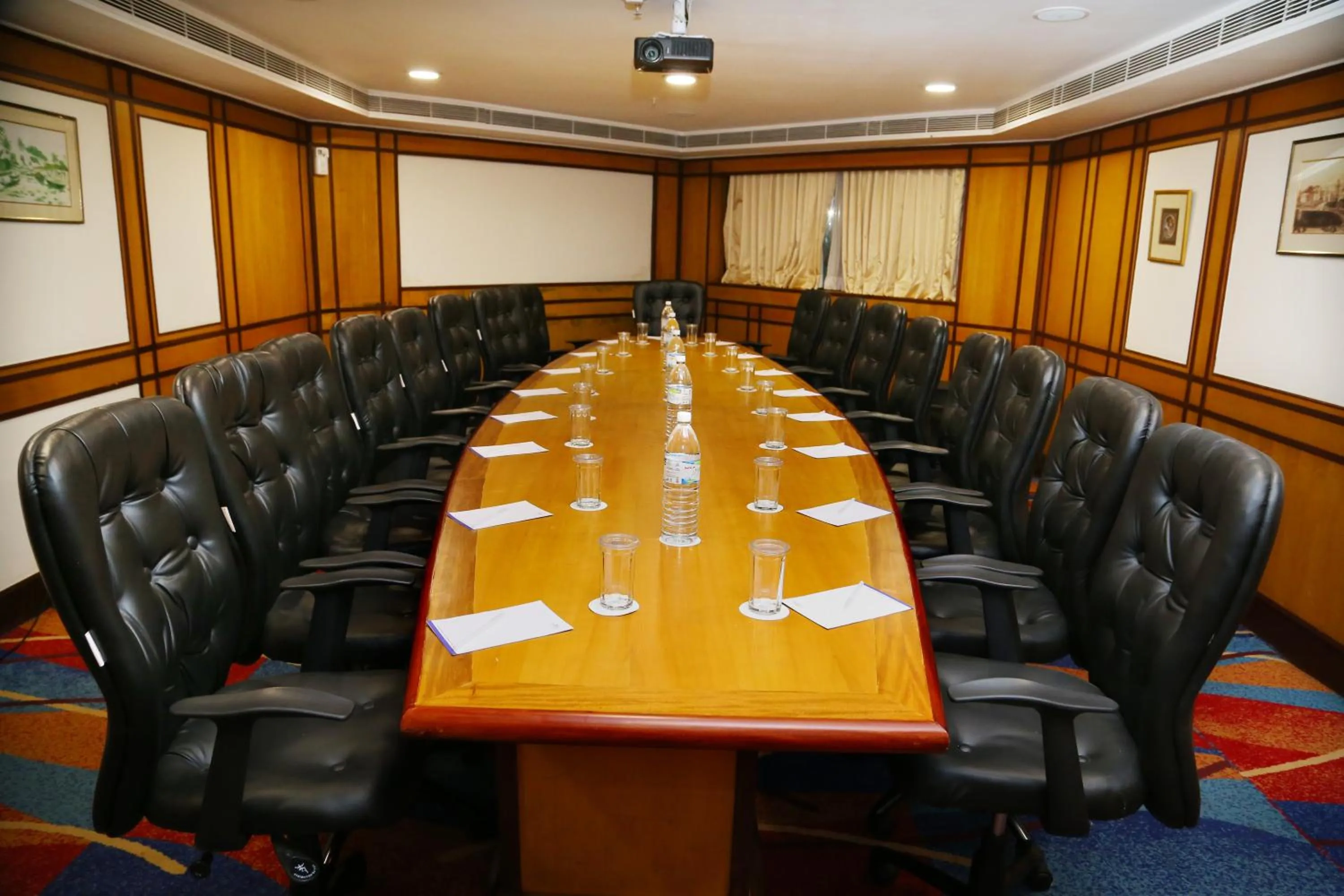 Business facilities in Gokulam Park
