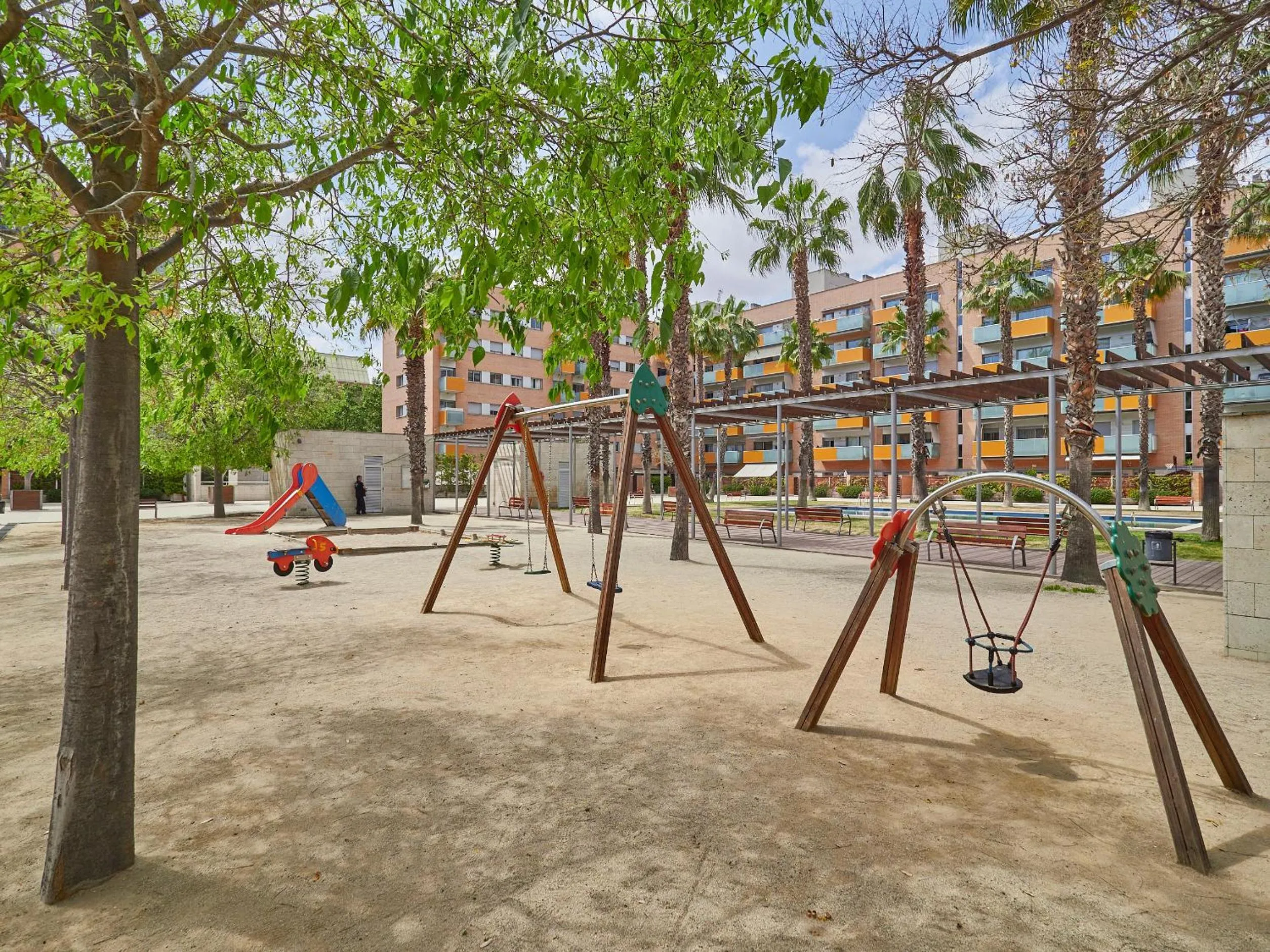 Children play ground in BarcelonaForRent Vila Olimpica Pool Suites
