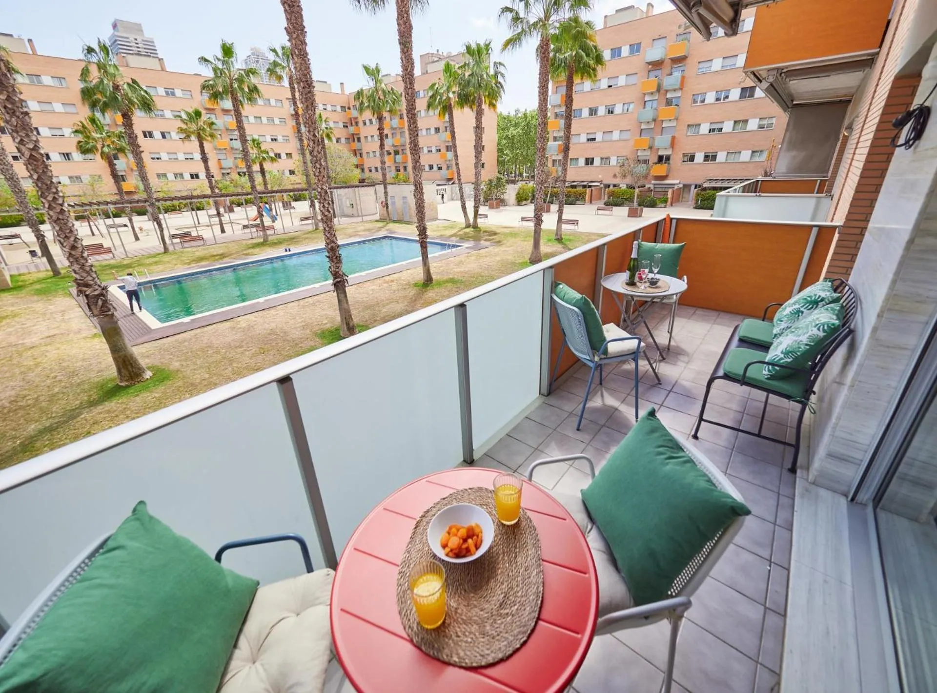 Day in BarcelonaForRent Vila Olimpica Pool Suites
