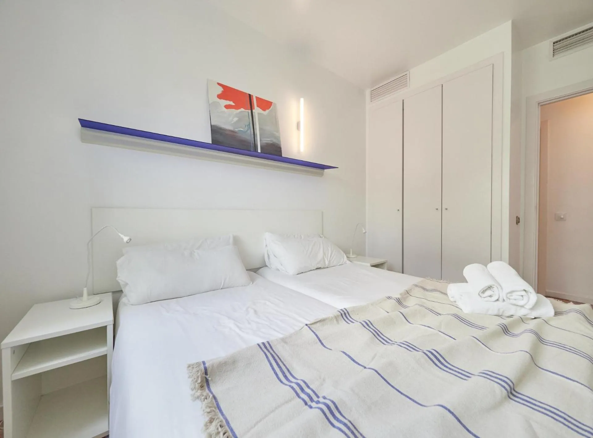 Bed in BarcelonaForRent Vila Olimpica Pool Suites