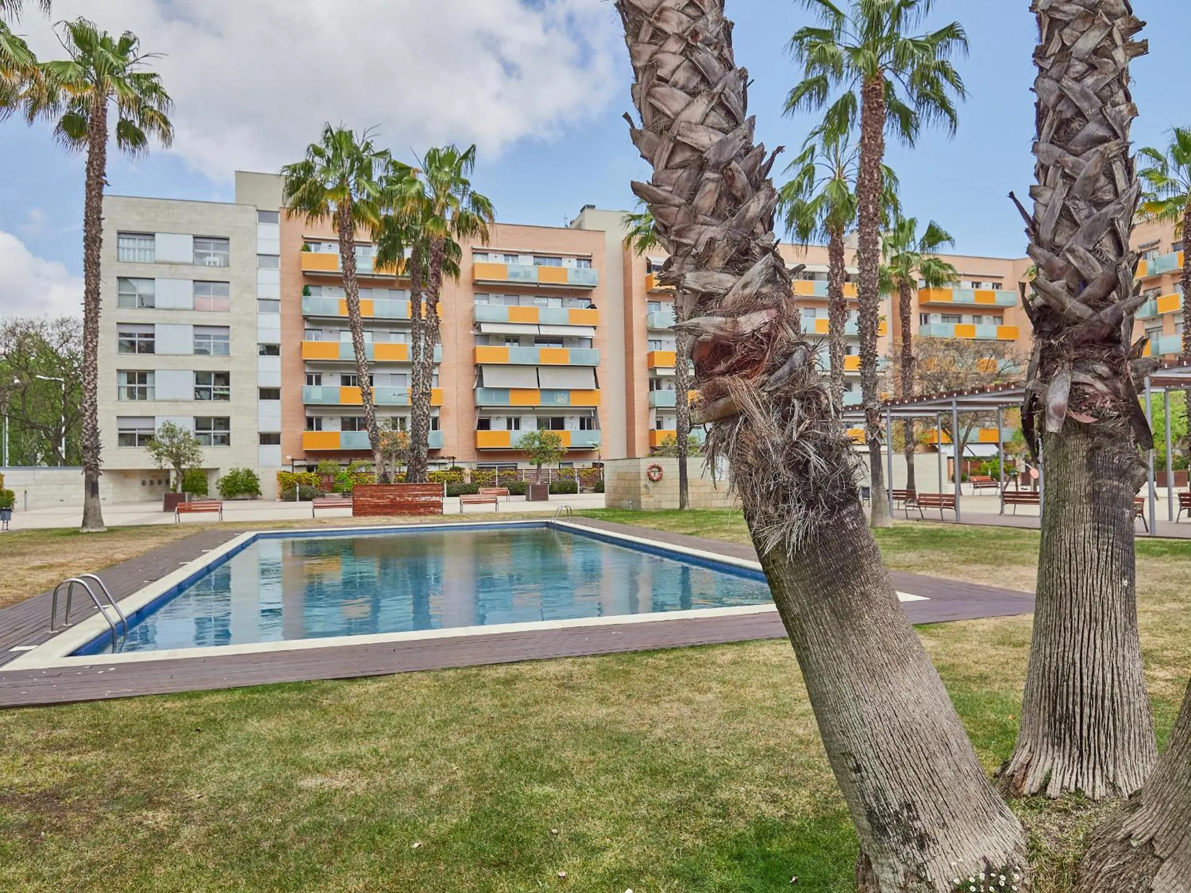 Pool view in BarcelonaForRent Vila Olimpica Pool Suites