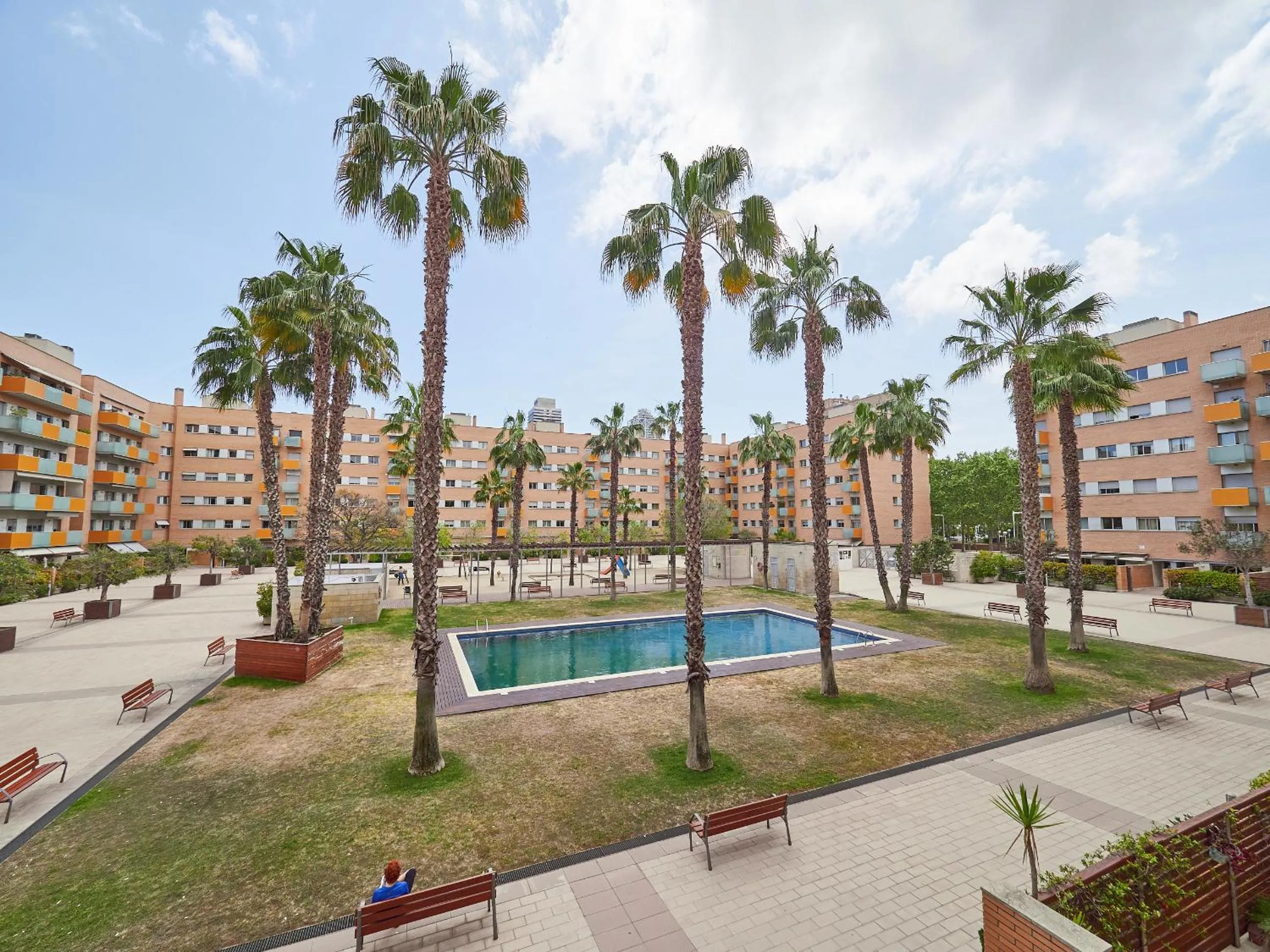Garden in BarcelonaForRent Vila Olimpica Pool Suites