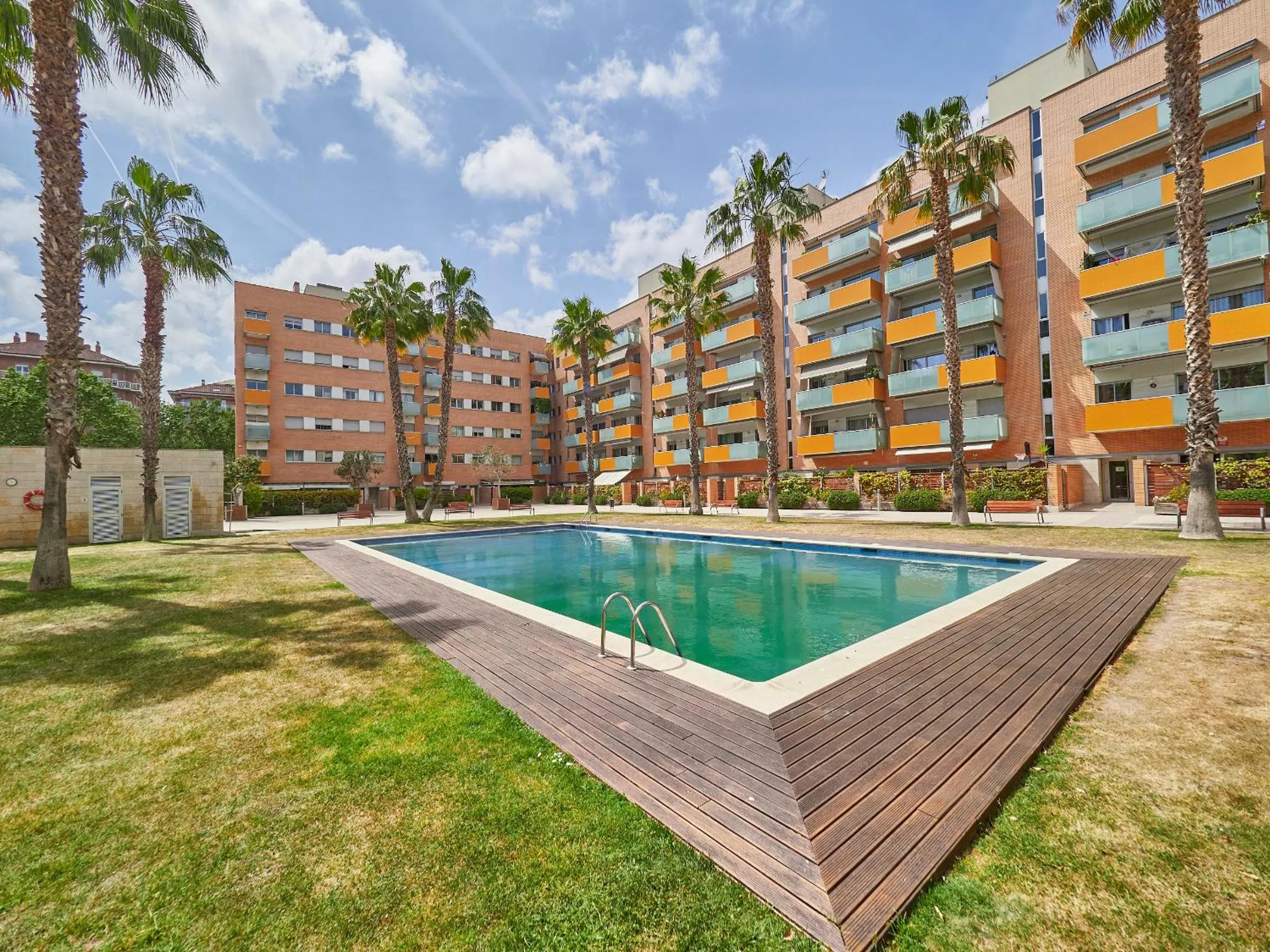 Garden in BarcelonaForRent Vila Olimpica Pool Suites