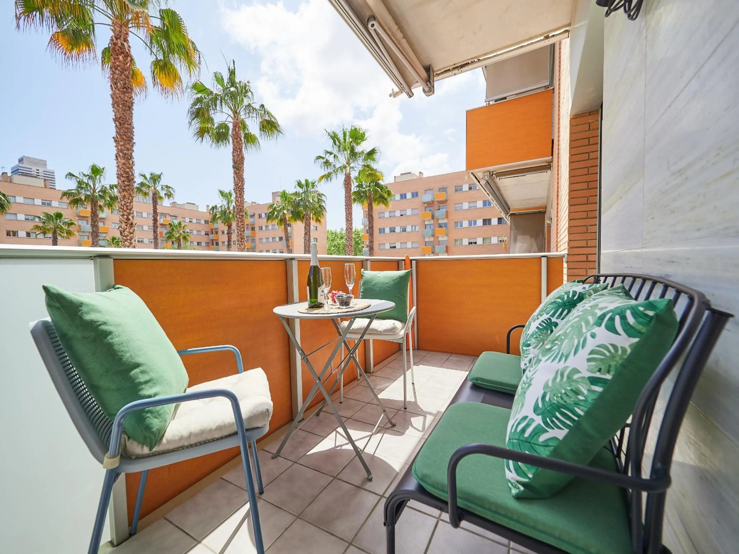 Patio in BarcelonaForRent Vila Olimpica Pool Suites