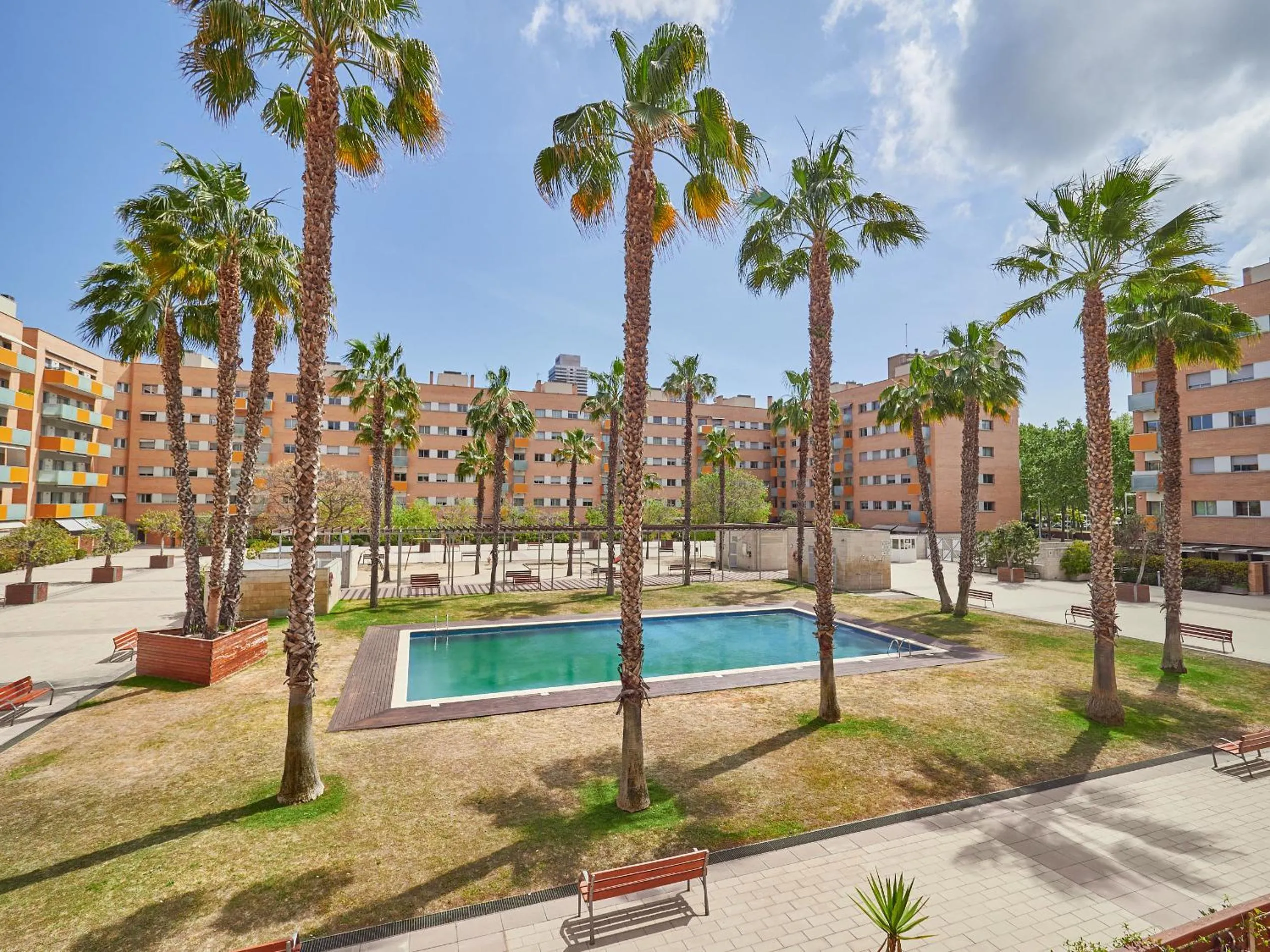 Garden in BarcelonaForRent Vila Olimpica Pool Suites