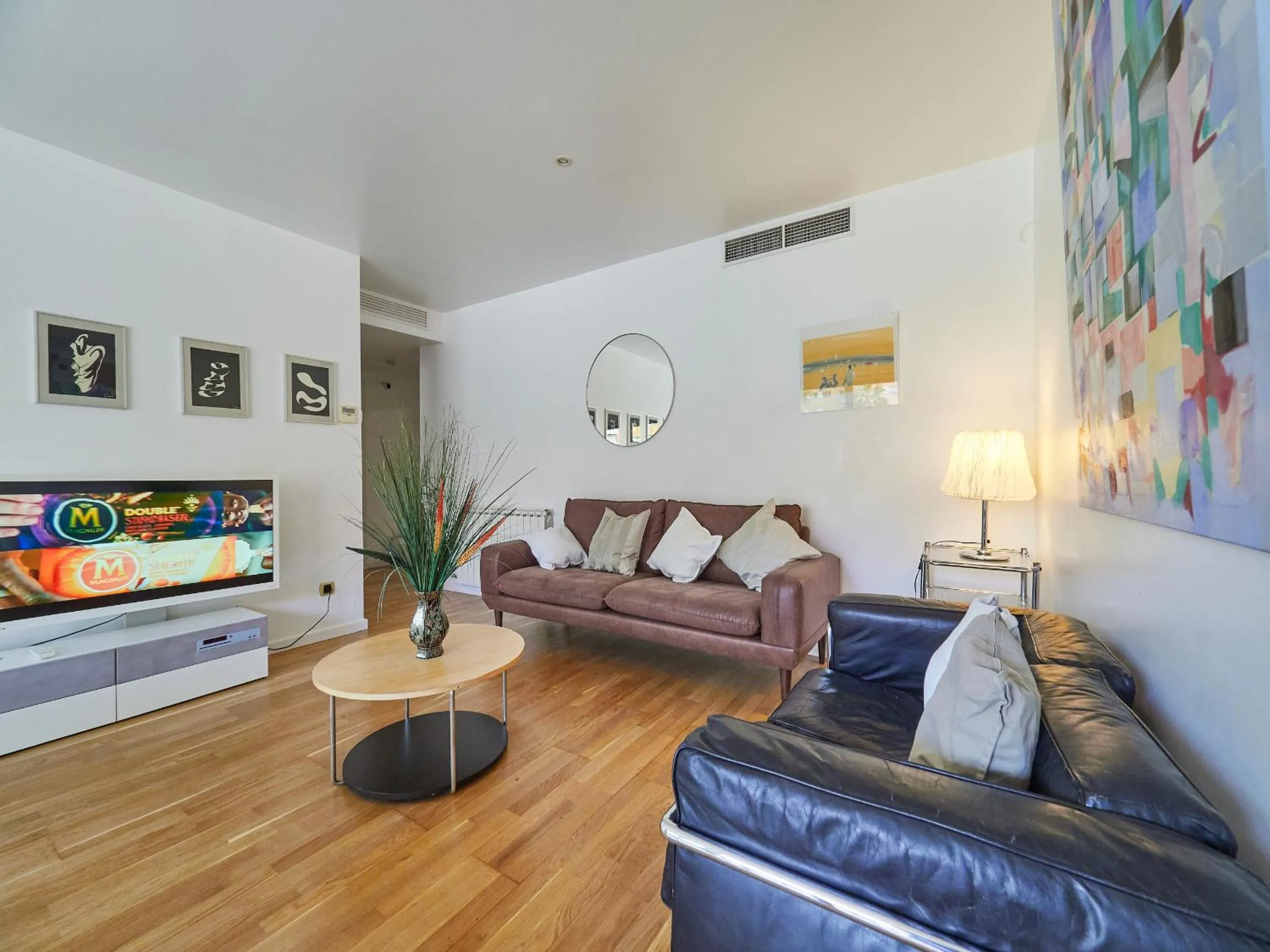 Living room in BarcelonaForRent Vila Olimpica Pool Suites