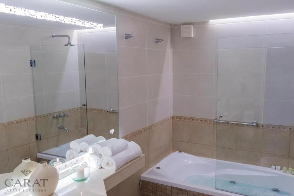 Hot Tub in Hotel Carat Apart Boutique