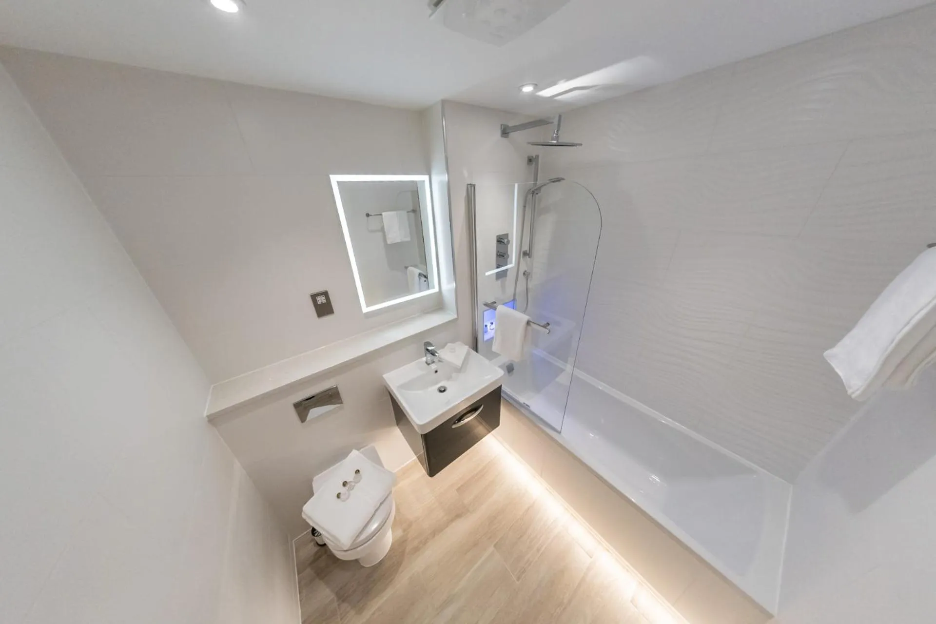 Shower in Ivory Lodge