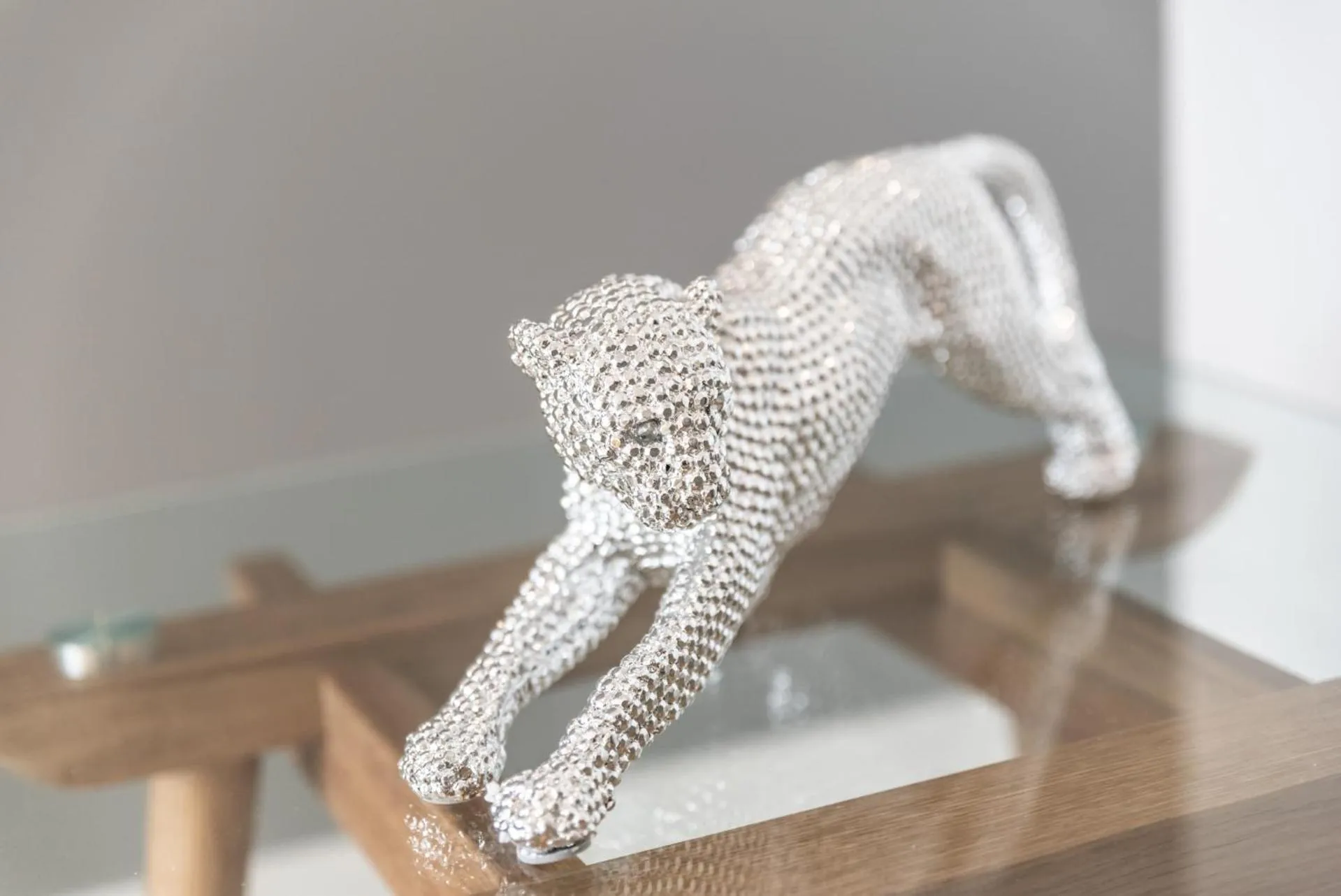 Decorative detail in Ivory Lodge