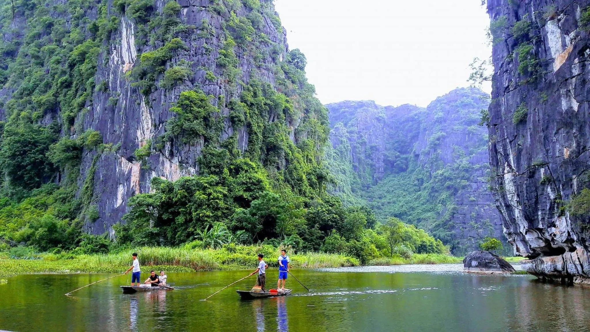 Natural landscape in Tam Coc - Thành Homestay