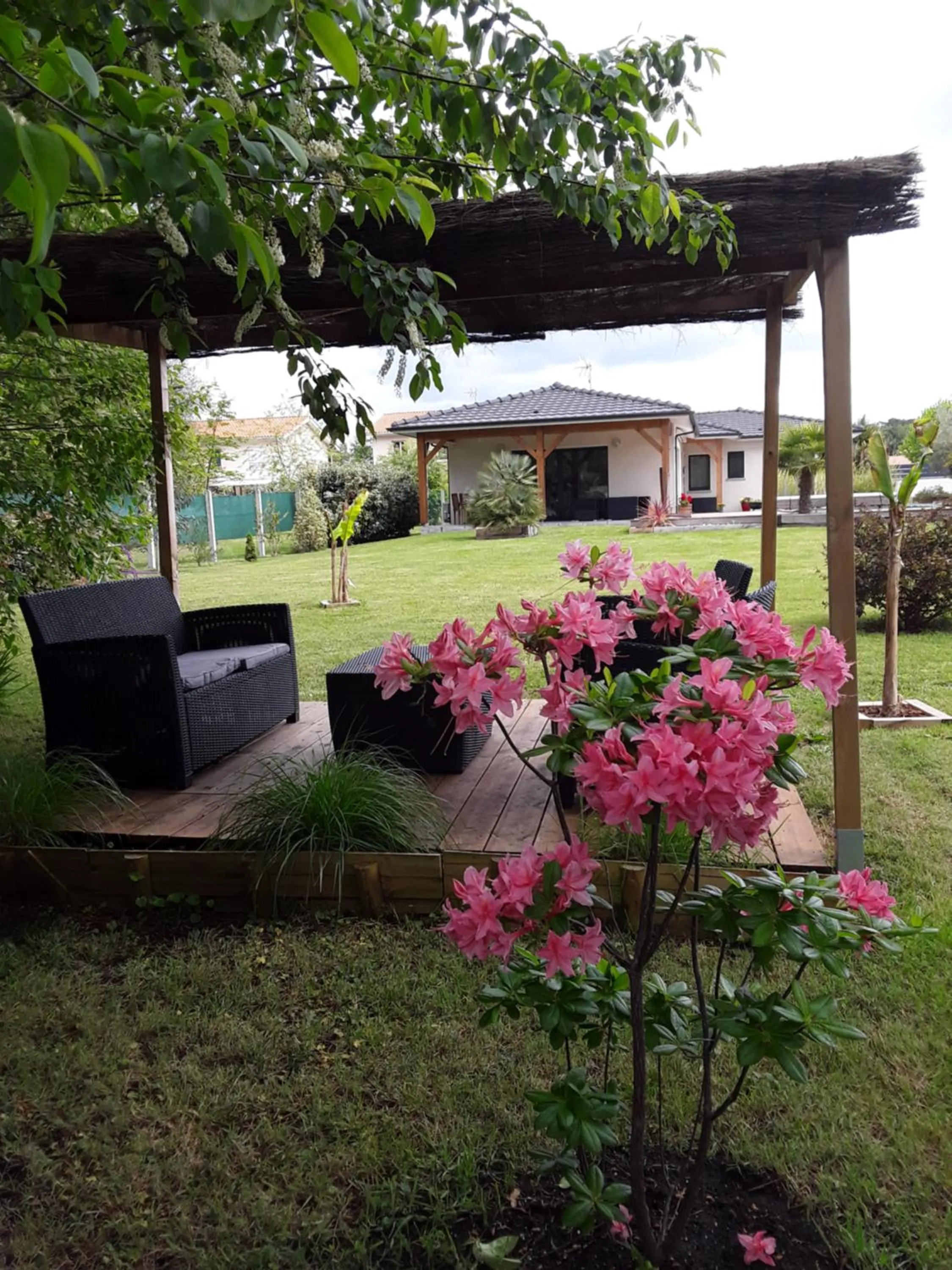 Garden in Chambre d'hôtes les Iris à Mios sur le Bassin d'Arcachon