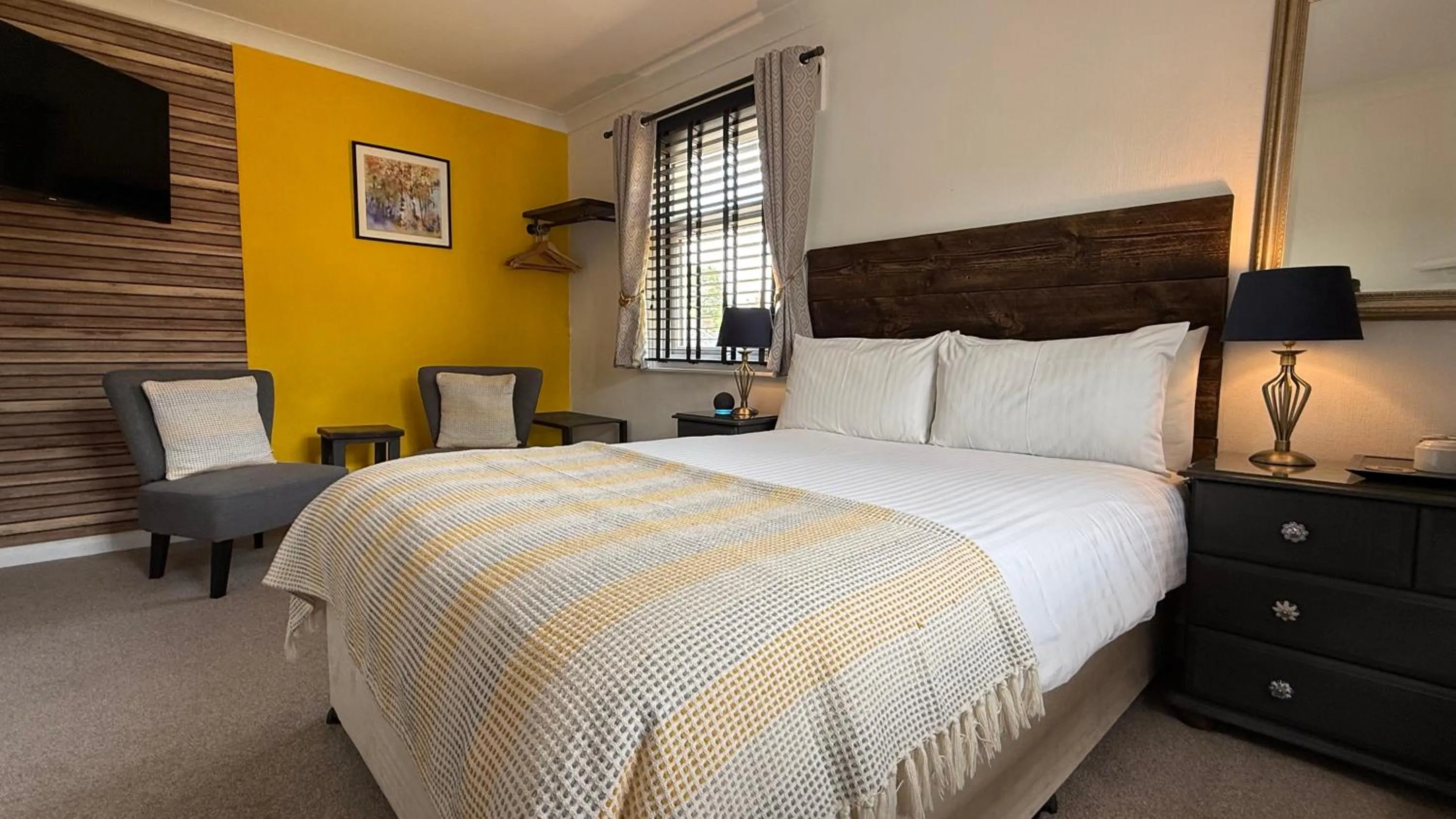 Bedroom, Bed in Watermead House