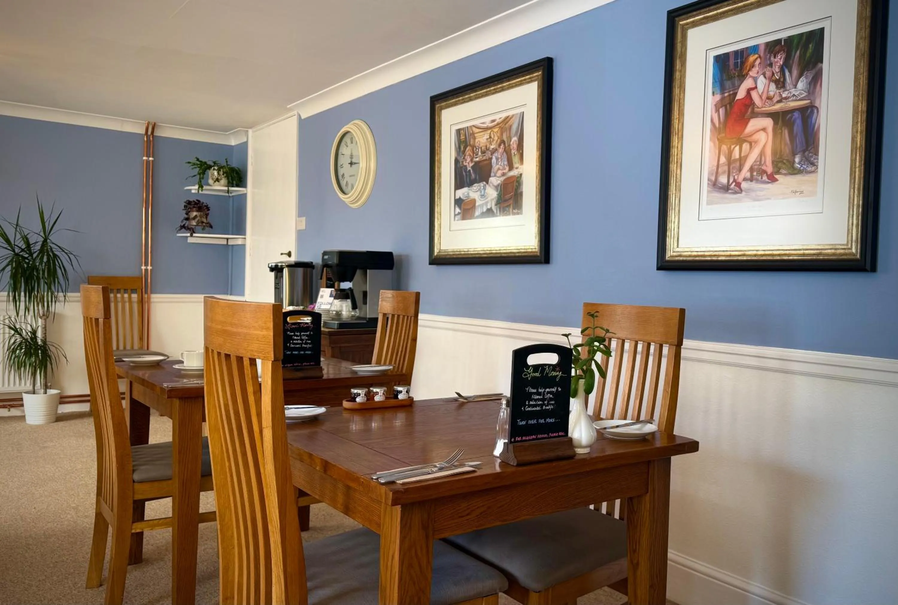 Dining area in Watermead House