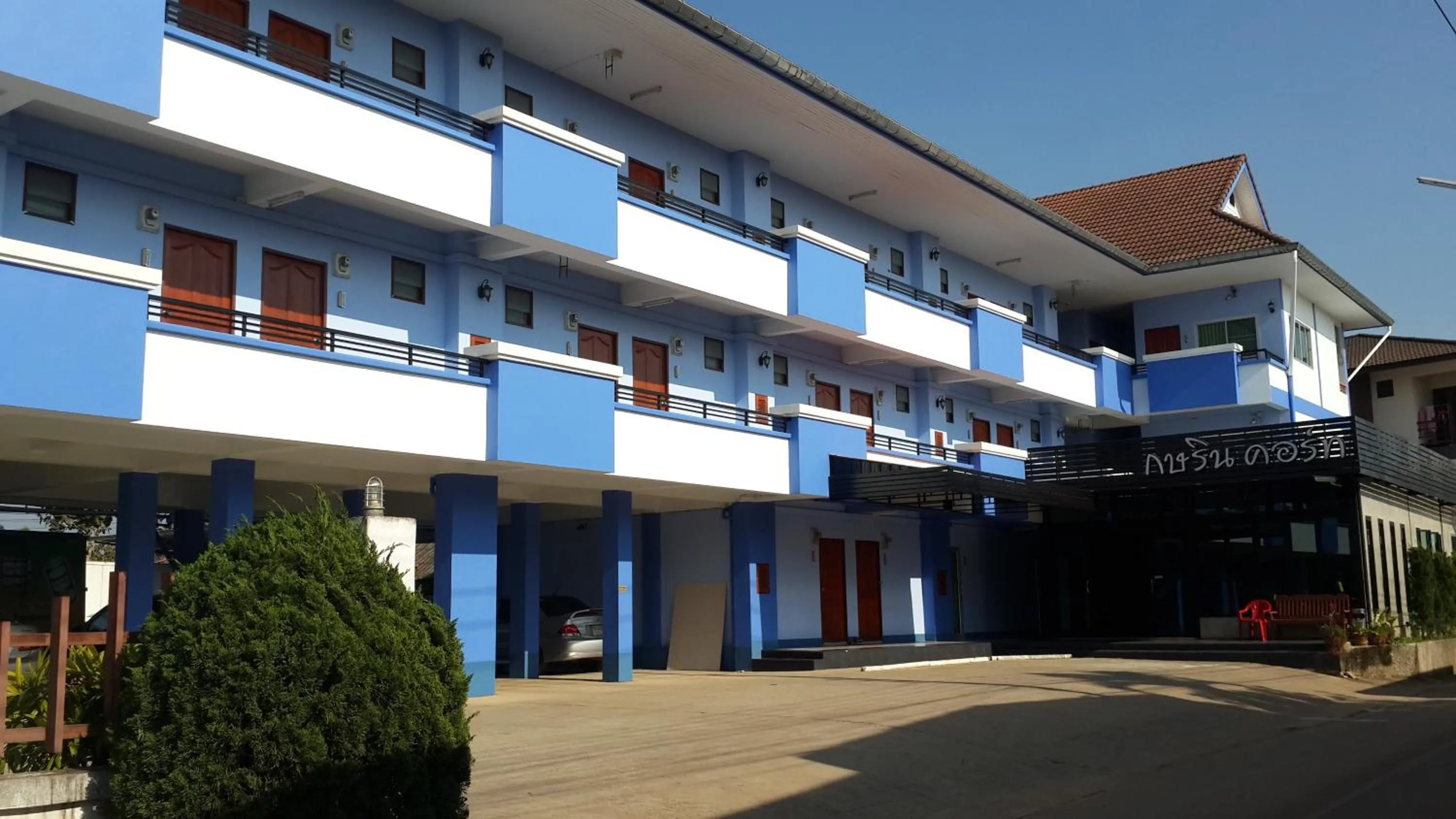 Facade/entrance in Kasarin Court