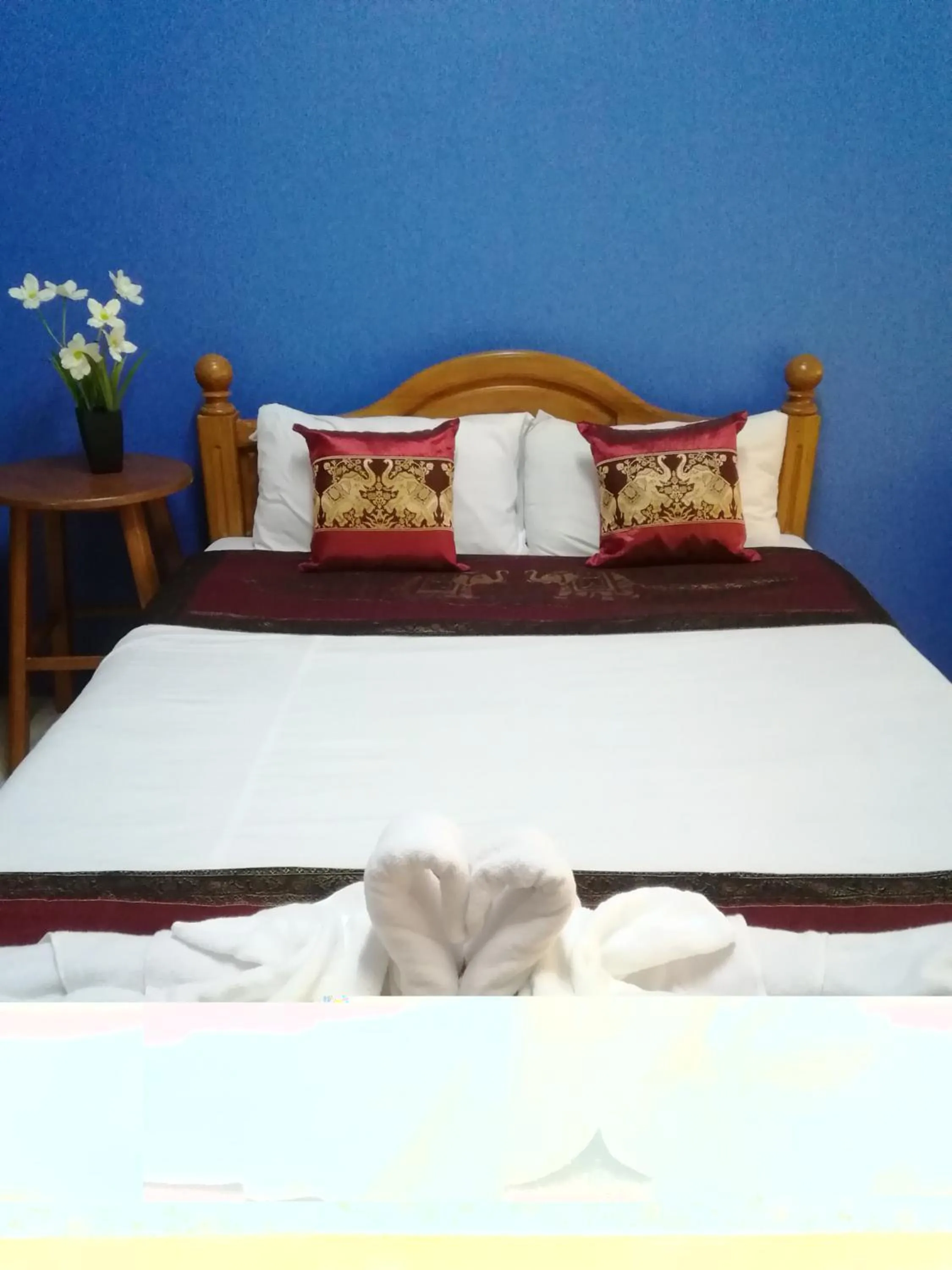 Bed in Kasarin Court