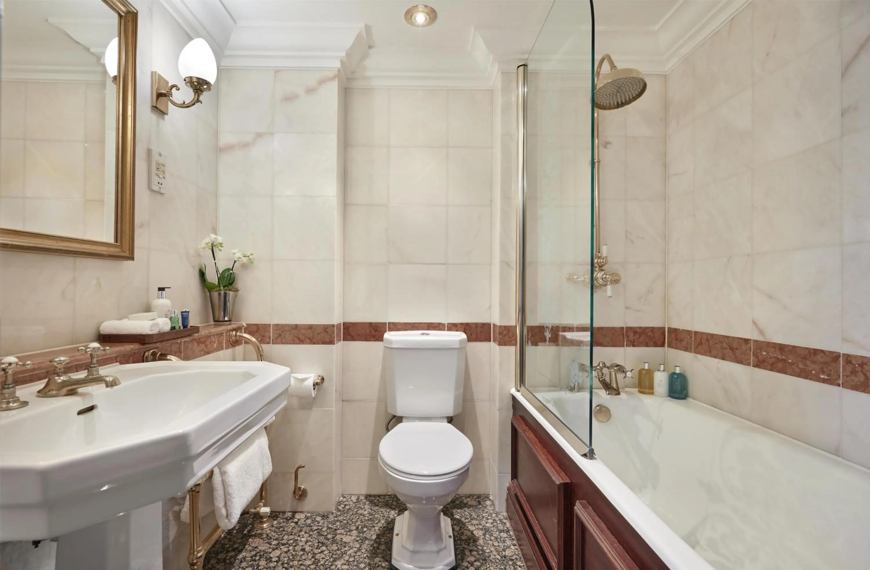 Bathroom in Hyatt Regency London - The Churchill