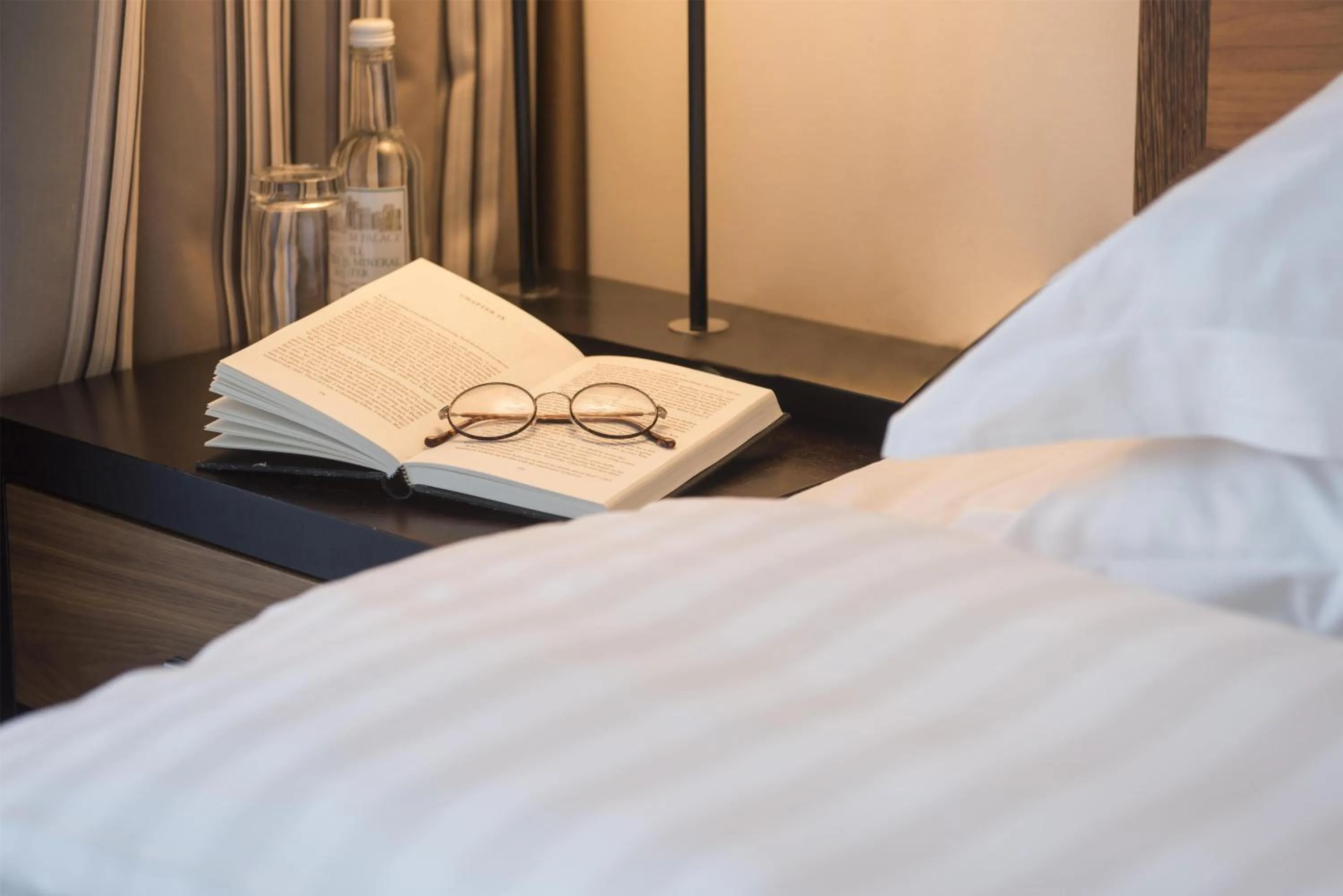 Photo of the whole room, Bed in Hyatt Regency London - The Churchill