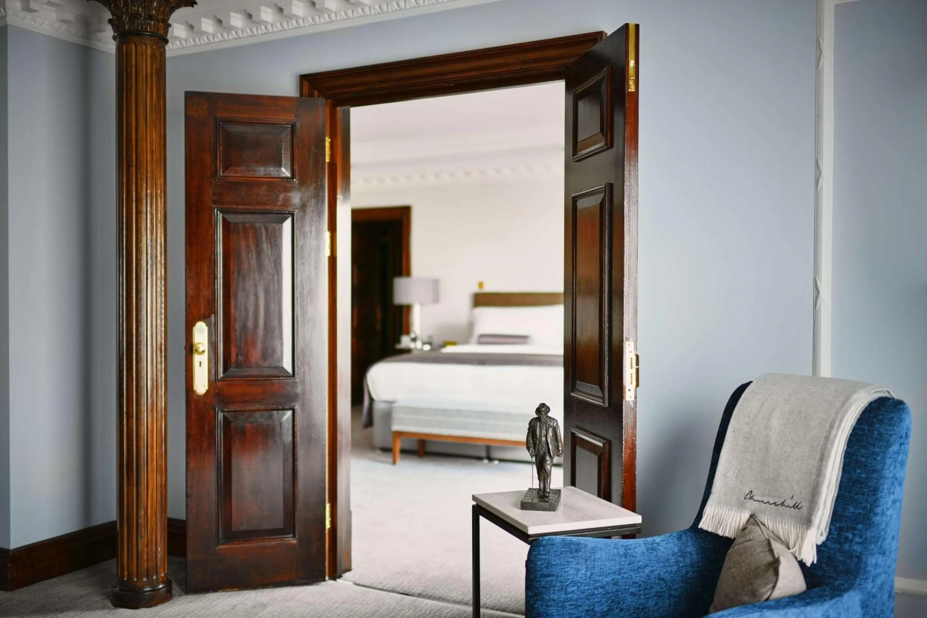 Photo of the whole room, Bed in Hyatt Regency London - The Churchill