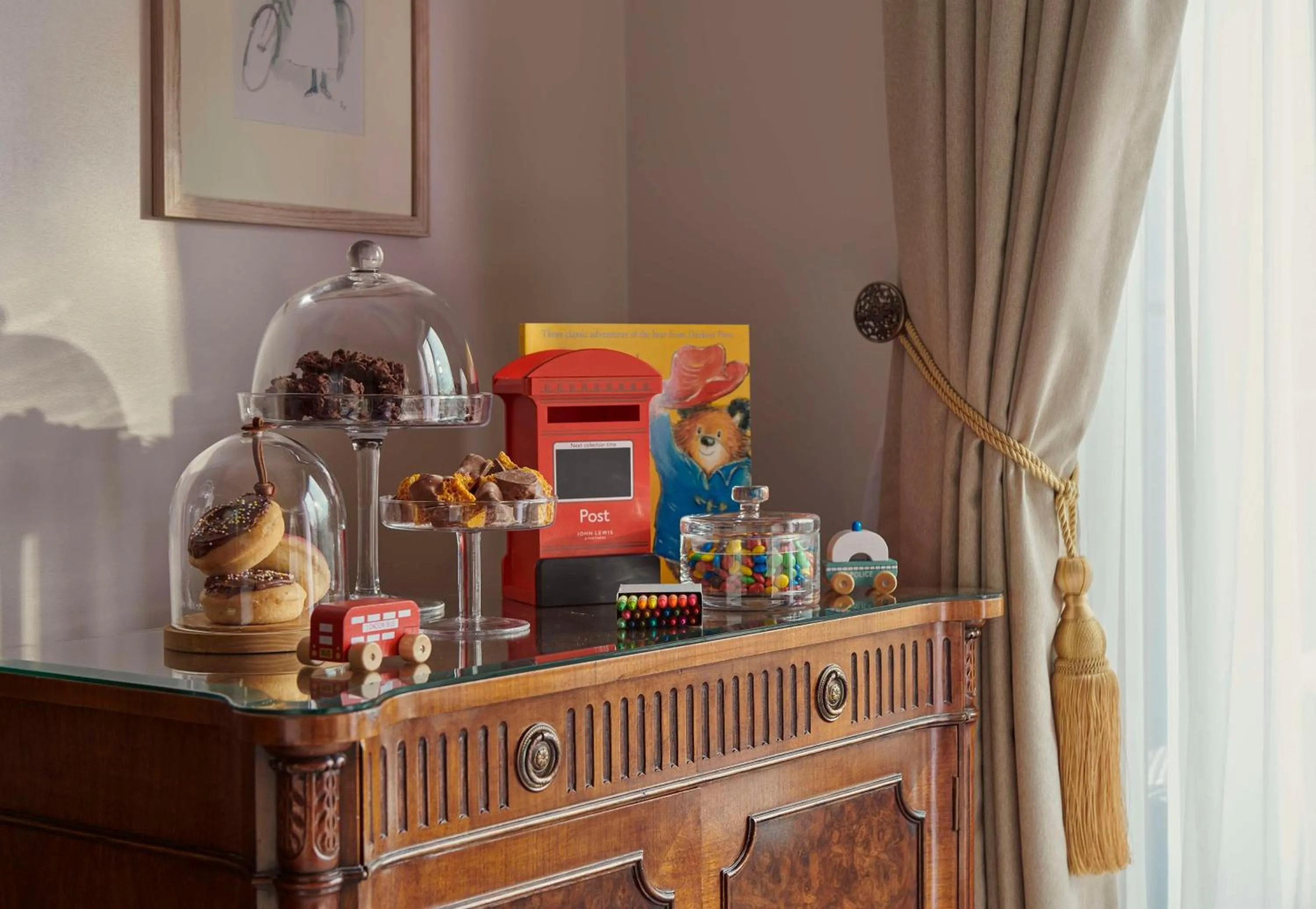 Photo of the whole room in Hyatt Regency London - The Churchill